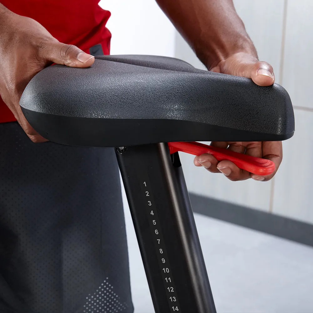 Life Fitness Club Series Upright Bike - SE3 HD