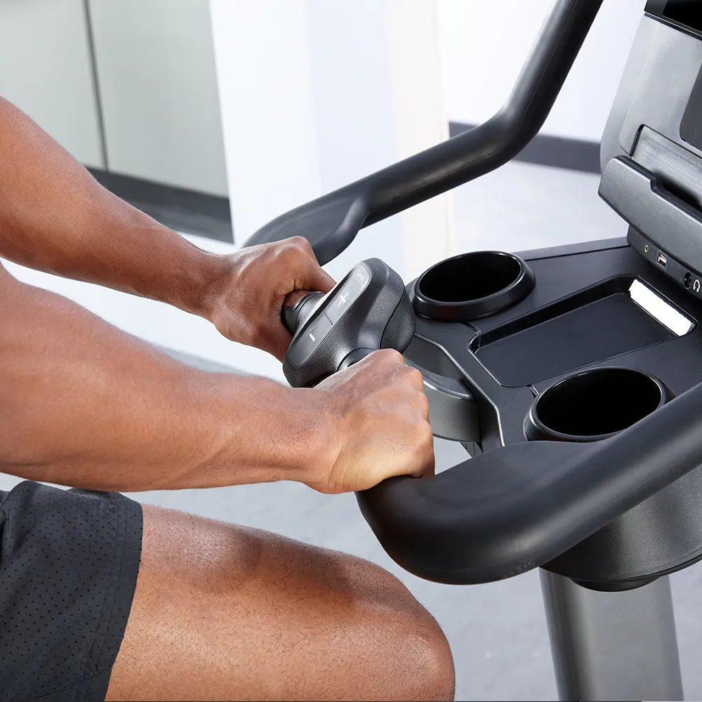 Life Fitness Club Series Upright Bike - SE3 HD