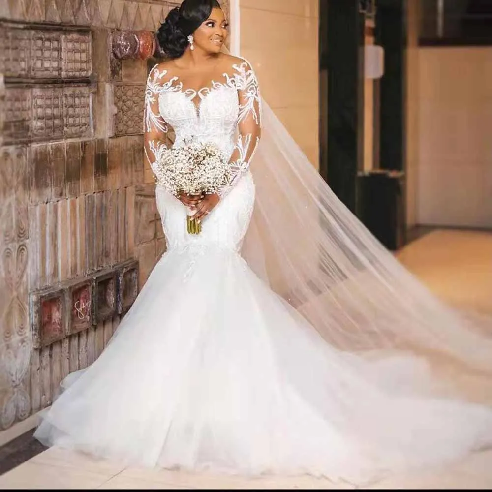 Long Sleeve Mermaid Scoop Neck Chapel Train Wedding Dress With Appliqued