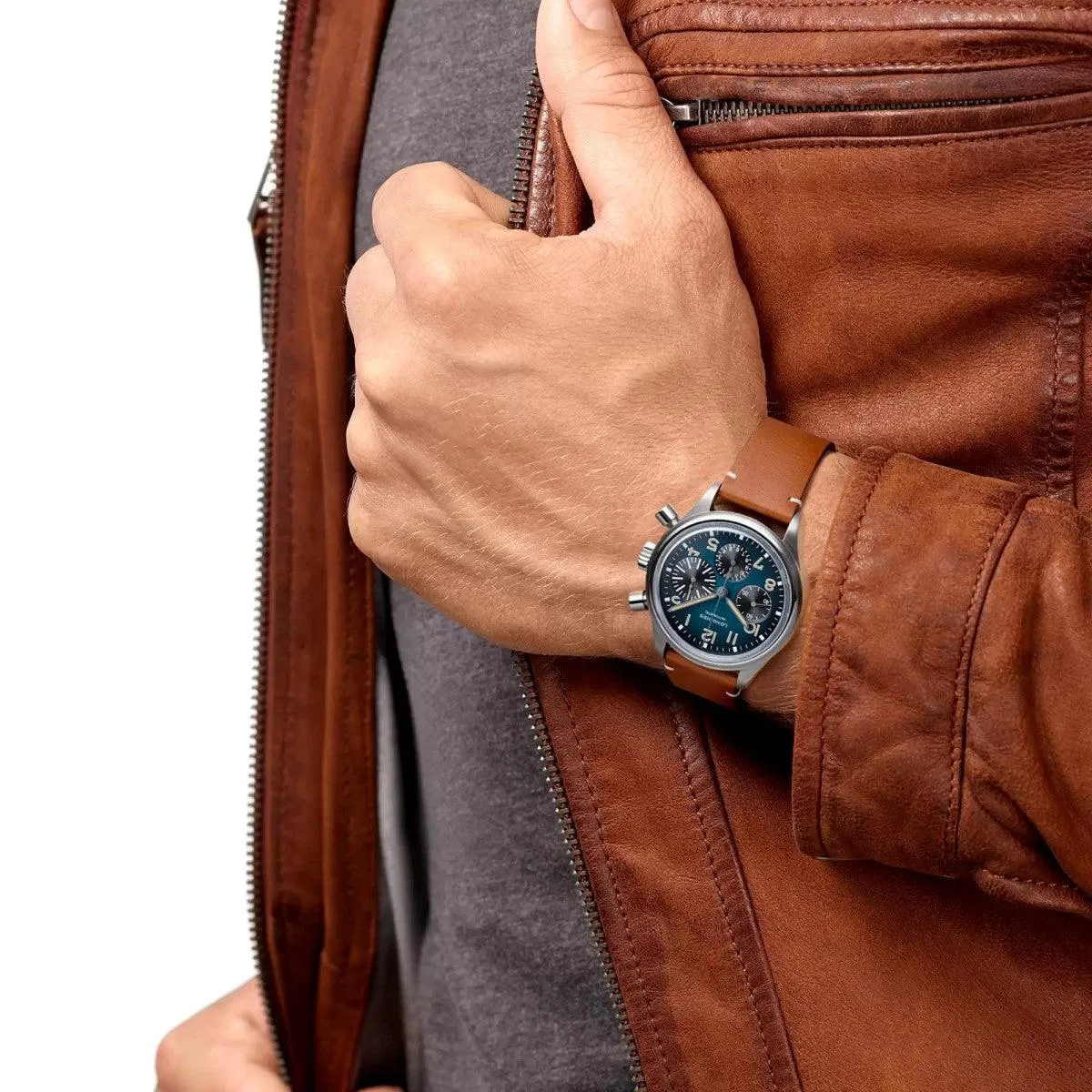 Longines watch The Longines Avigation Bigeye 41mm Petrolio automatic chronograph Titanium L2.816.1.93.2