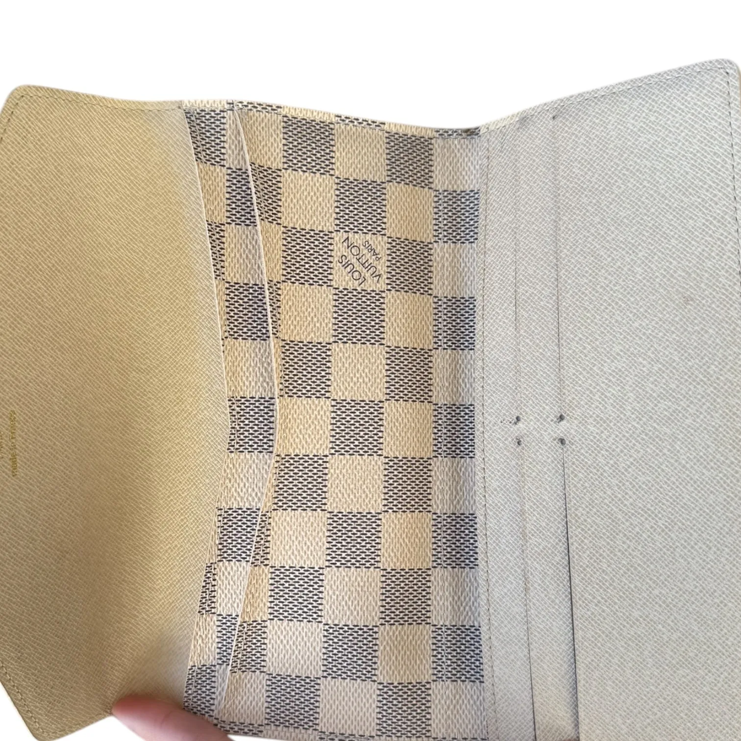 Louis Vuitton Sarah Wallet in Damier Azur