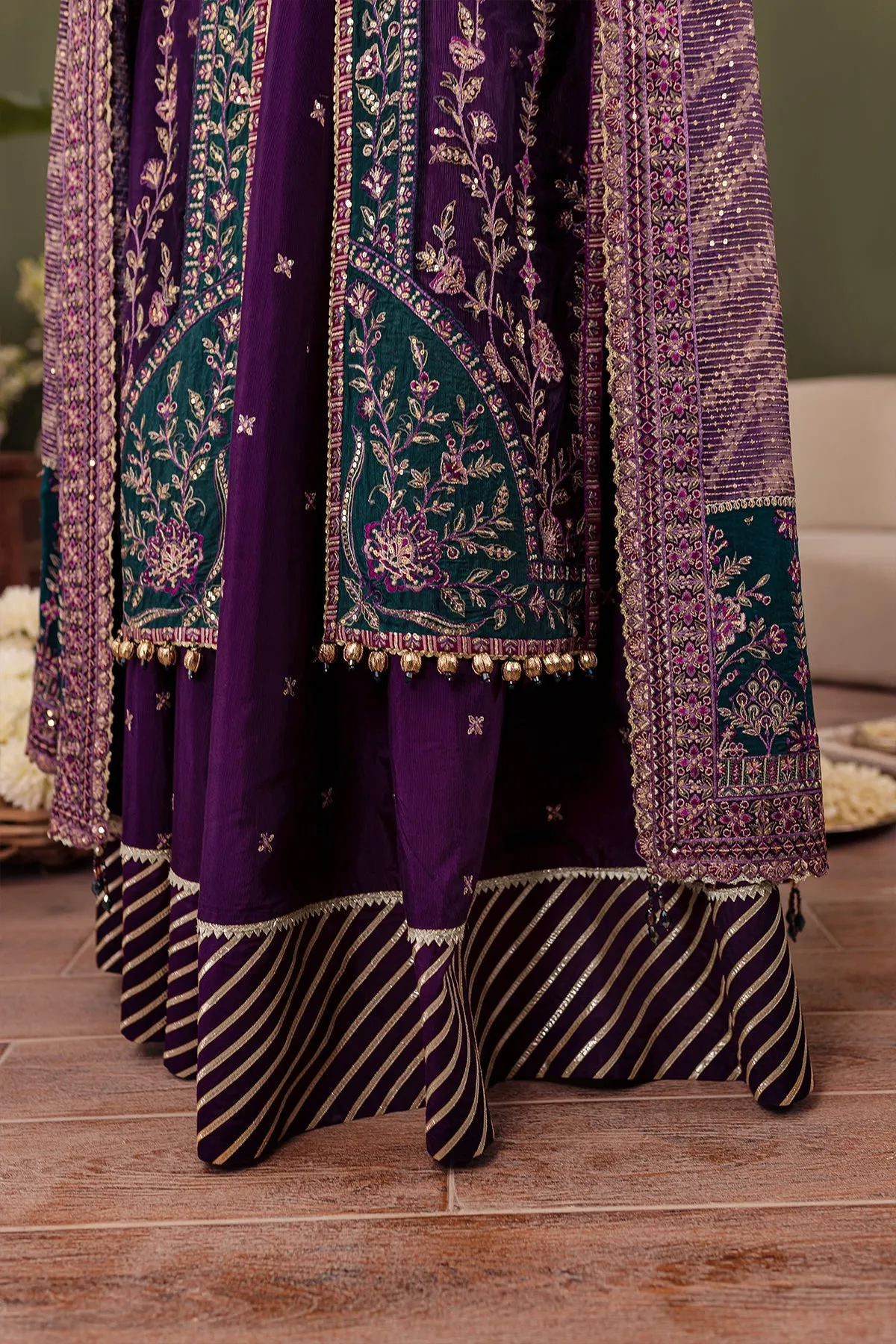 Luxury Embroidered Pakistani Salwar Kameez Purple Suit Dupatta