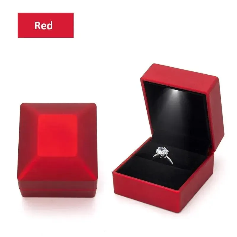 Luxury Heart-Shaped LED Light Wedding Ring Box With Display Storage Jewelry Decoration Box Ring Pendant Bag Birthday Gift