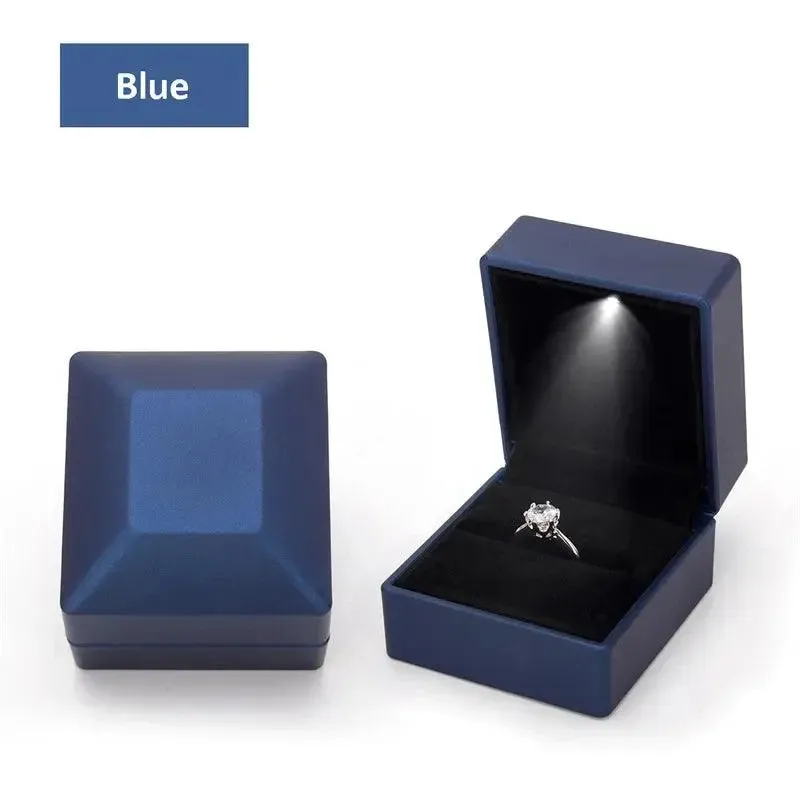 Luxury Heart-Shaped LED Light Wedding Ring Box With Display Storage Jewelry Decoration Box Ring Pendant Bag Birthday Gift