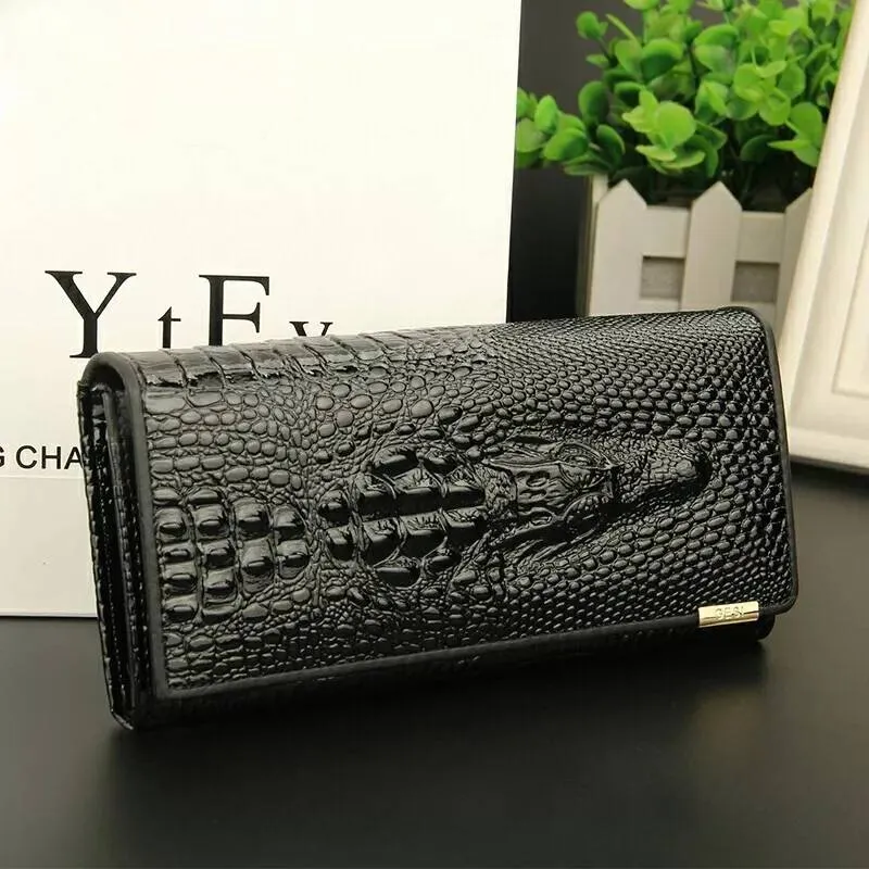 Madison™ Wallet | Elegant Embossed RFID Protection