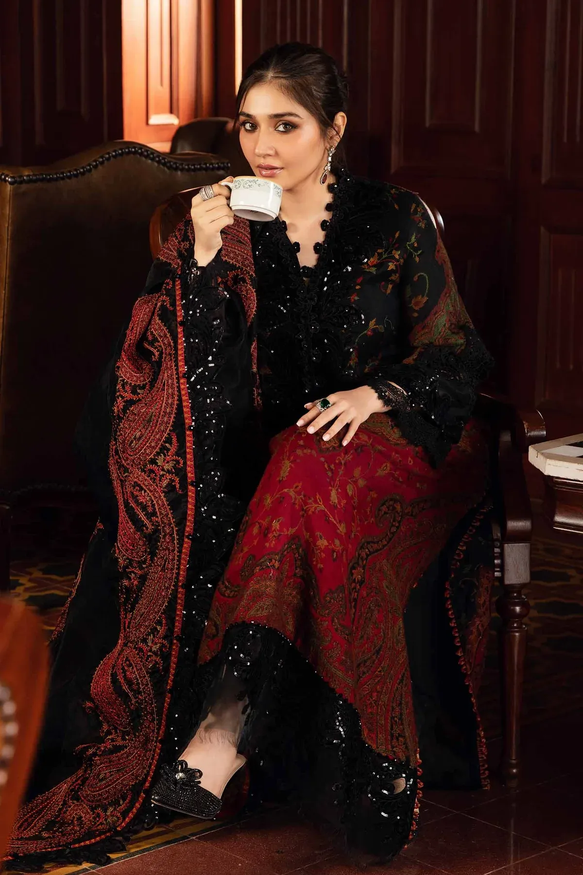 Maria.B Luxury Lawn Embroidered Unstitched 3 Pc Suit DL-1204