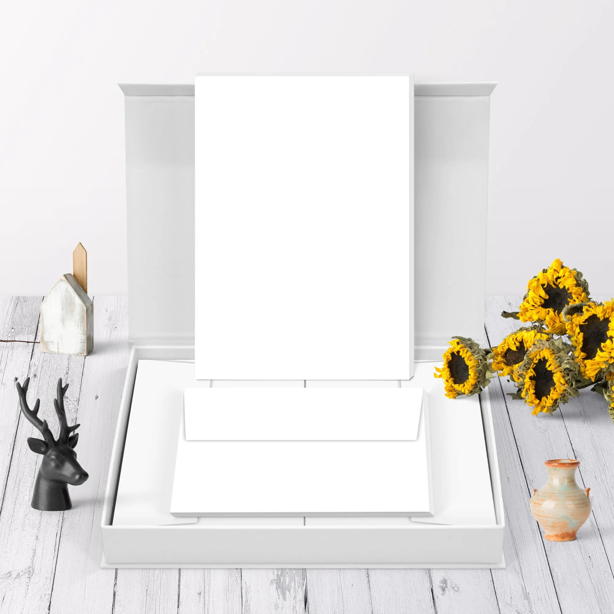 Me Loovely Blank Letter and Envelope Writing Set - Boxed (40)