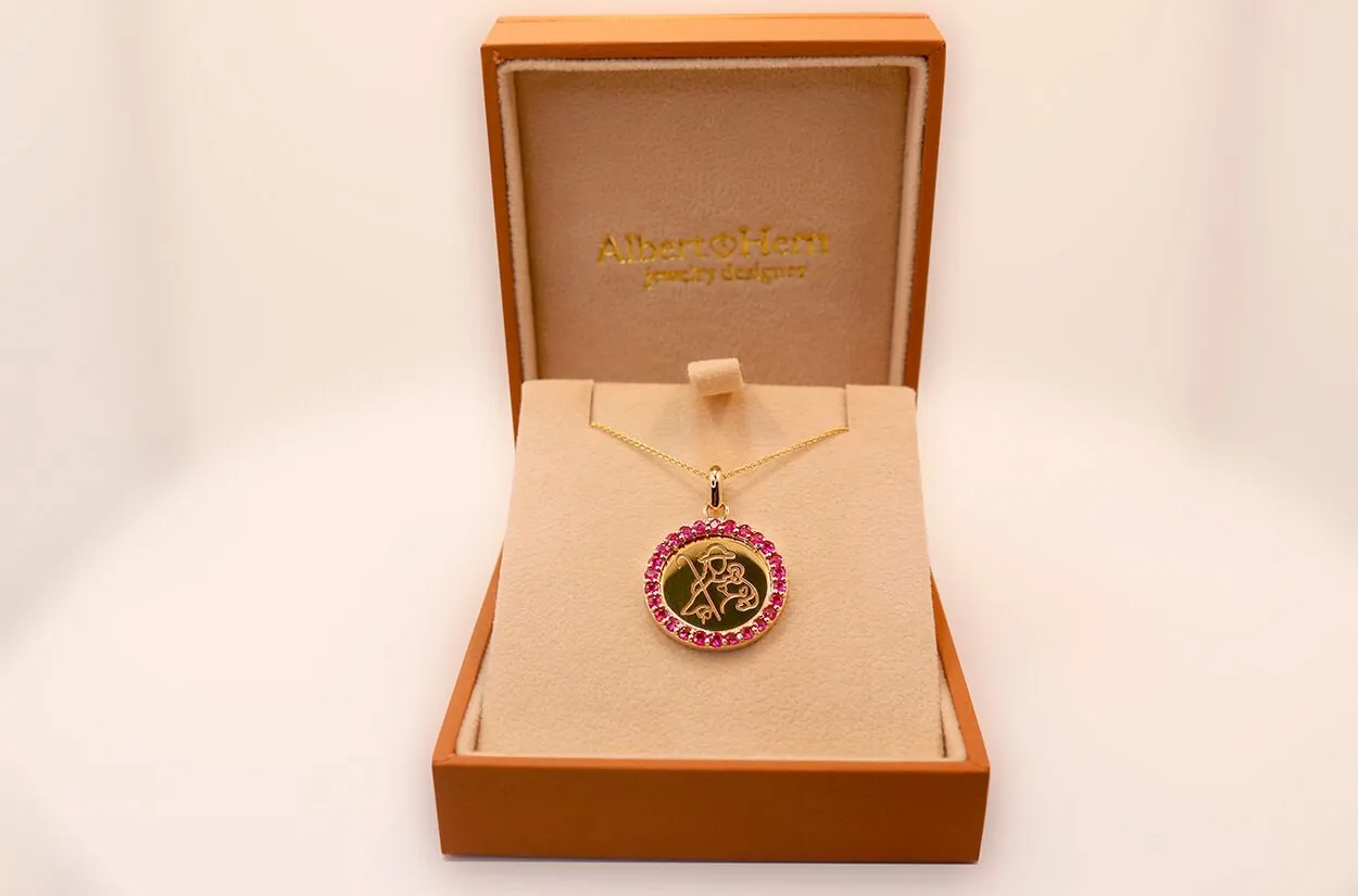 Medal Divine Shepherdes | Divina Pastora Gold & Hot Pink Sapphires