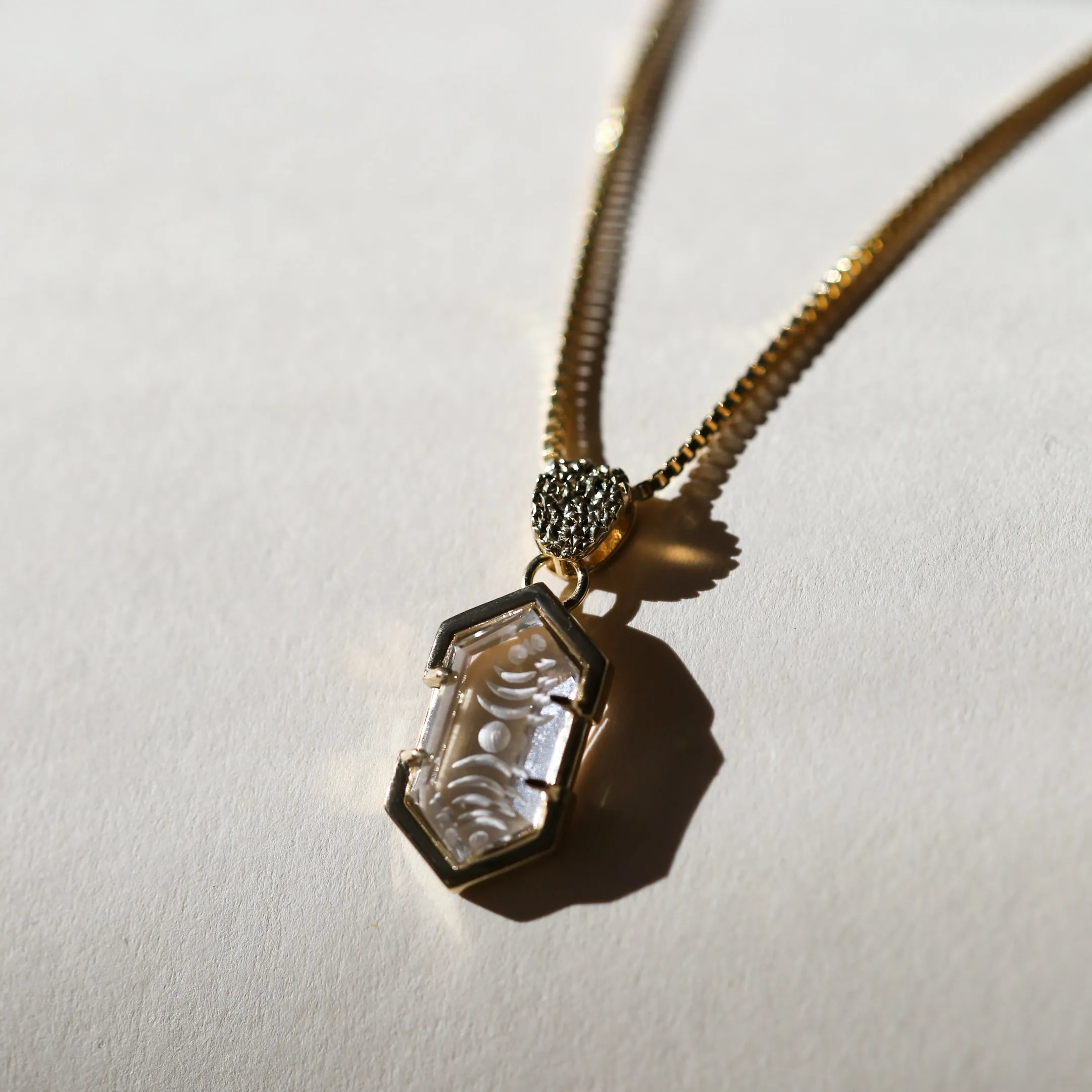 MOON PHASE PENDANT NECKLACE | QUARTZ
