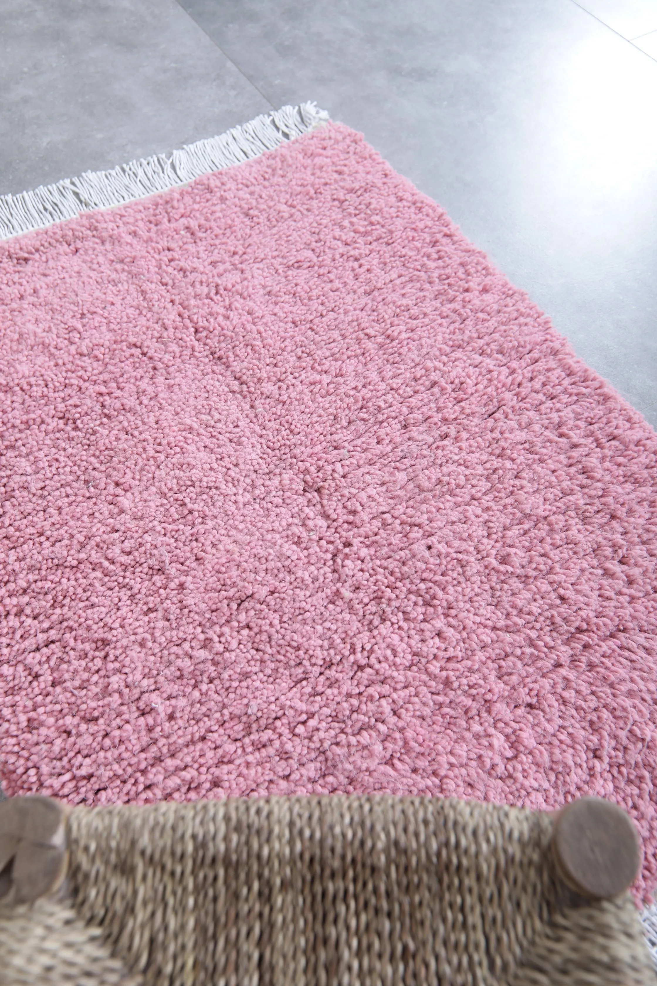 Moroccan Pink Rug - Handwoven 2.5 x 3.4 Feet | Plush Wool Accent