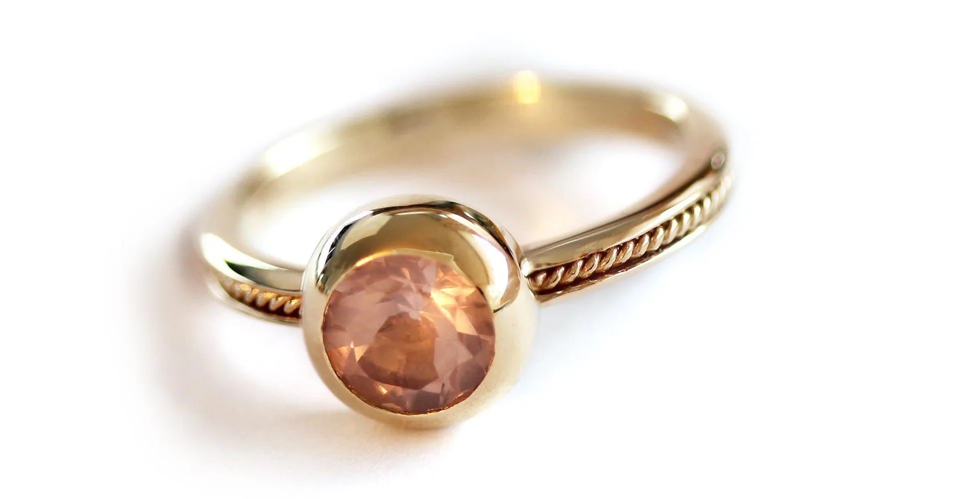 Neto - filigree solitaire engagement ring