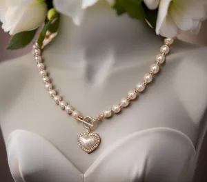 New Elegant Pearl Necklace for Women - Heart Pendant, Luxury Imitation Pearls Chain, Korean Jewelry, Stylish Gift for Girls and Women