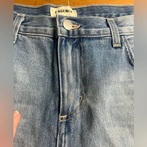 NWT L’Agence- Audrey Mid Rise Short. Size 33
