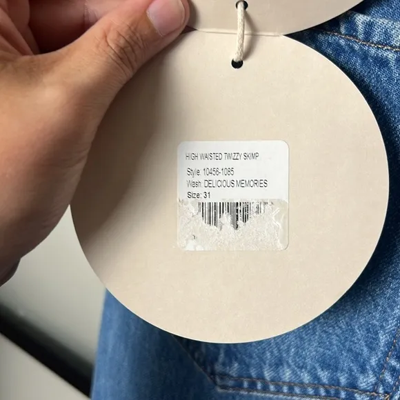 NWT Mother SNACKS! High Waisted Twizzy Skimp Jeans in Delicious Memories Size 31