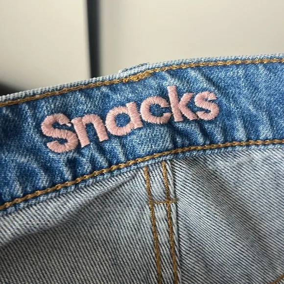 NWT Mother SNACKS! High Waisted Twizzy Skimp Jeans in Delicious Memories Size 31