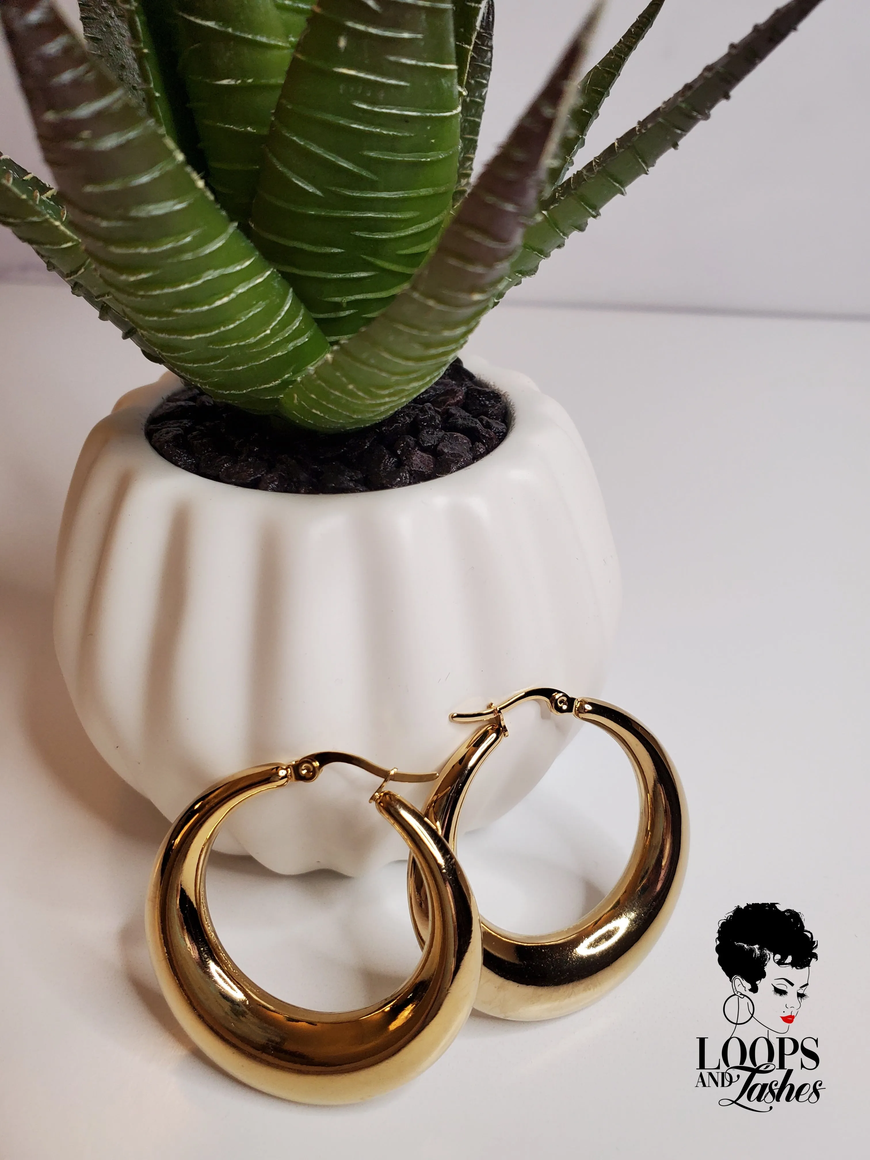 Olivia Hoop Earrings | Exquisite Smooth Circle Hoop Earrings