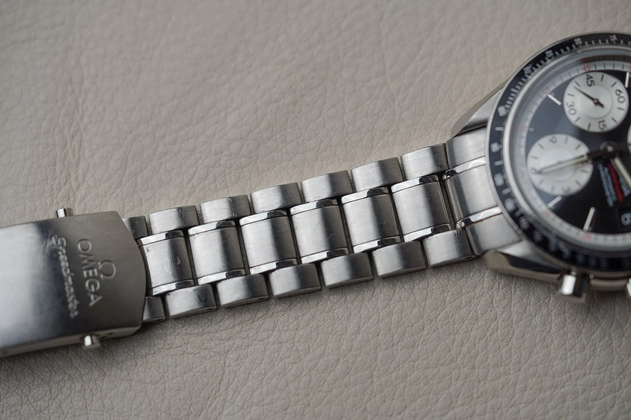 Omega Speedmaster Date 40mm 3210.51