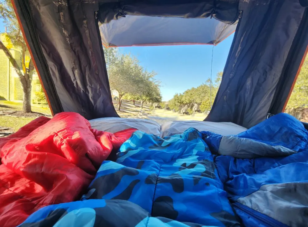 Outdoorsman XL Plus - Aluminum Clam Shell Roof Top Tent