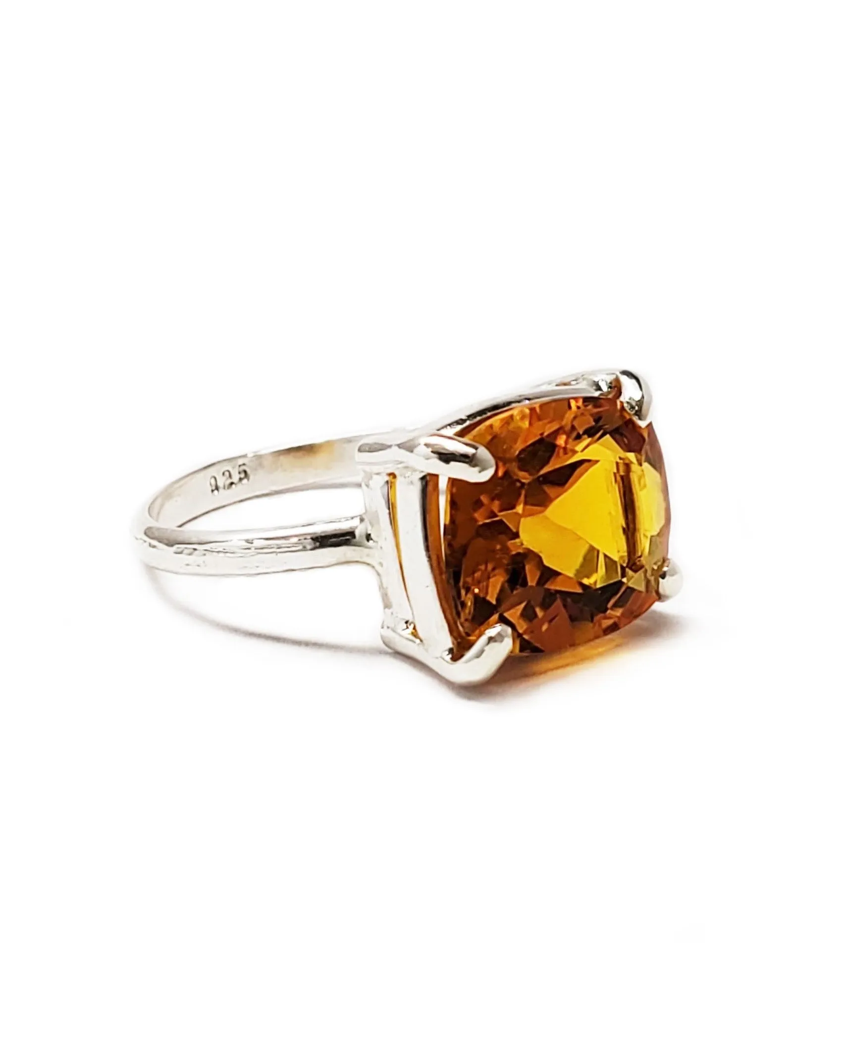 Oval Shimmer Ring in Orange Quartz