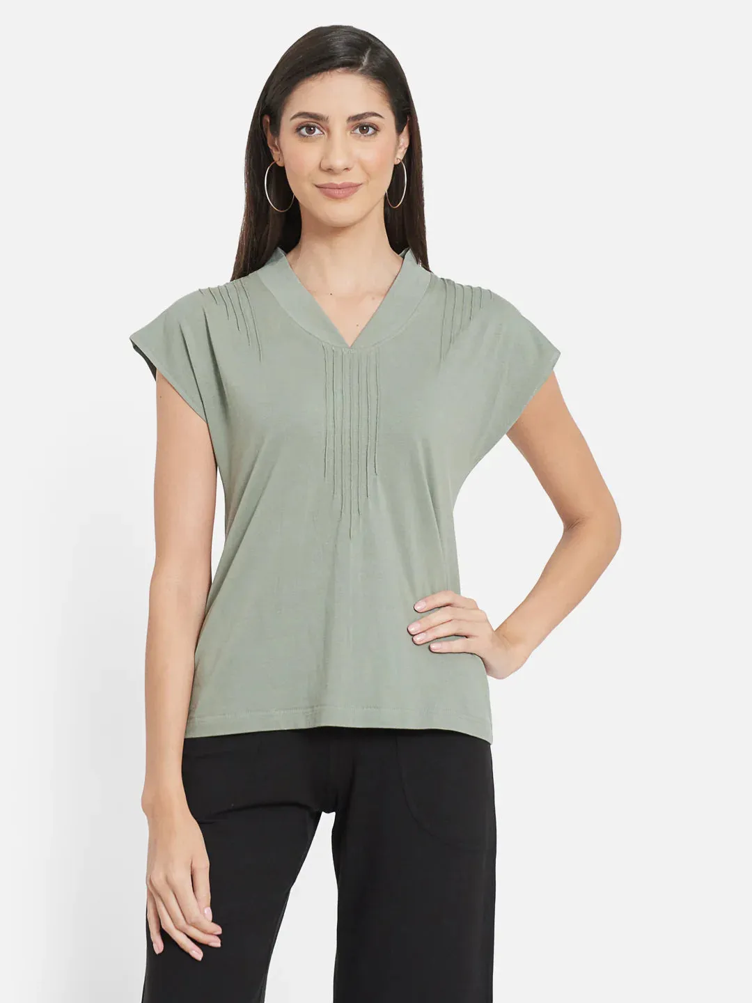PIN TUCKED DETAILED TOP WITH olid Black Mid Calf Length Patched Pocket Pants For Women