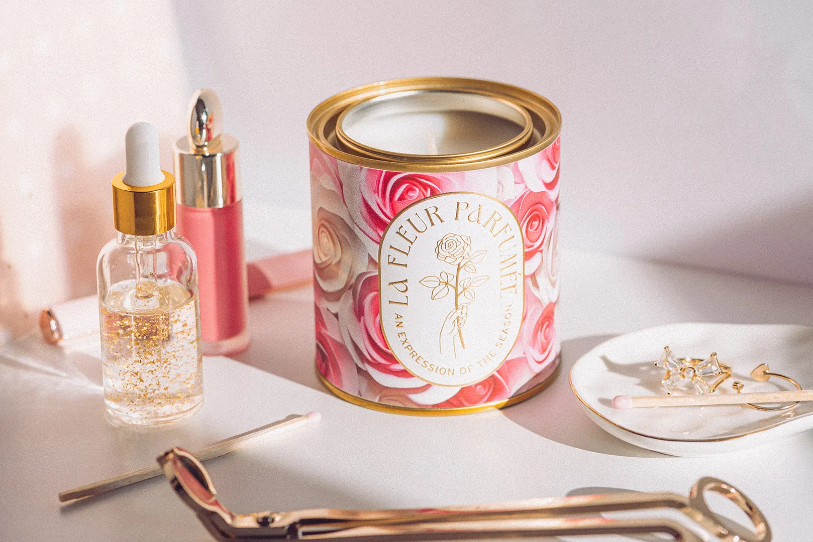 PINK ROSES TIN CANDLE