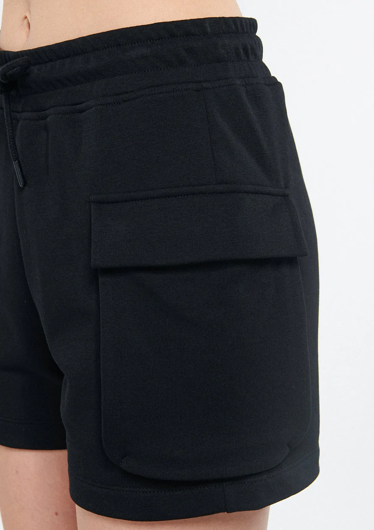Pocket Detailed Black Shorts