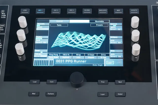 Quantum 8-Voice 61-Key Hybrid Synthesizer