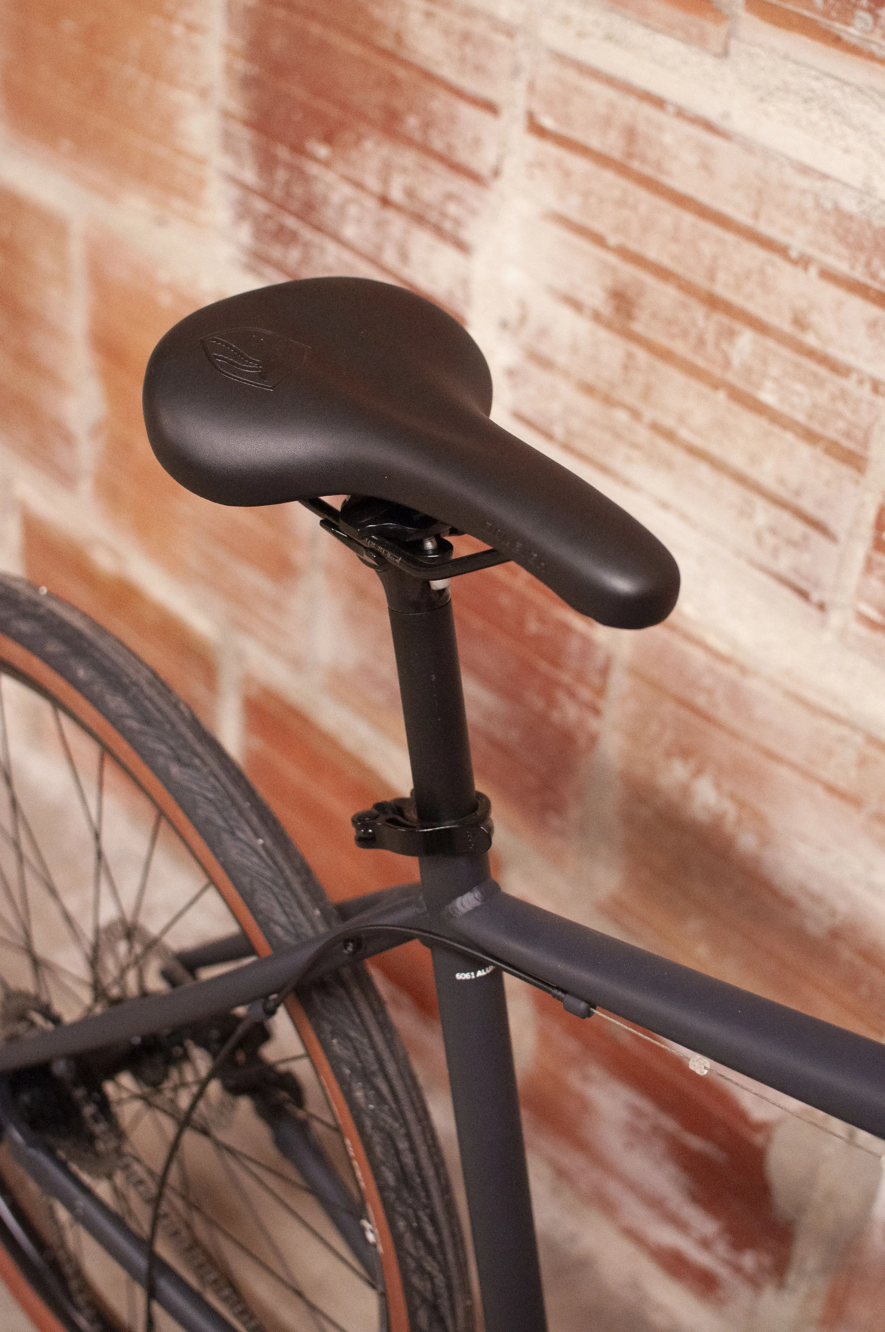 Raleigh Redux 1 Commuter Bike, Black MD