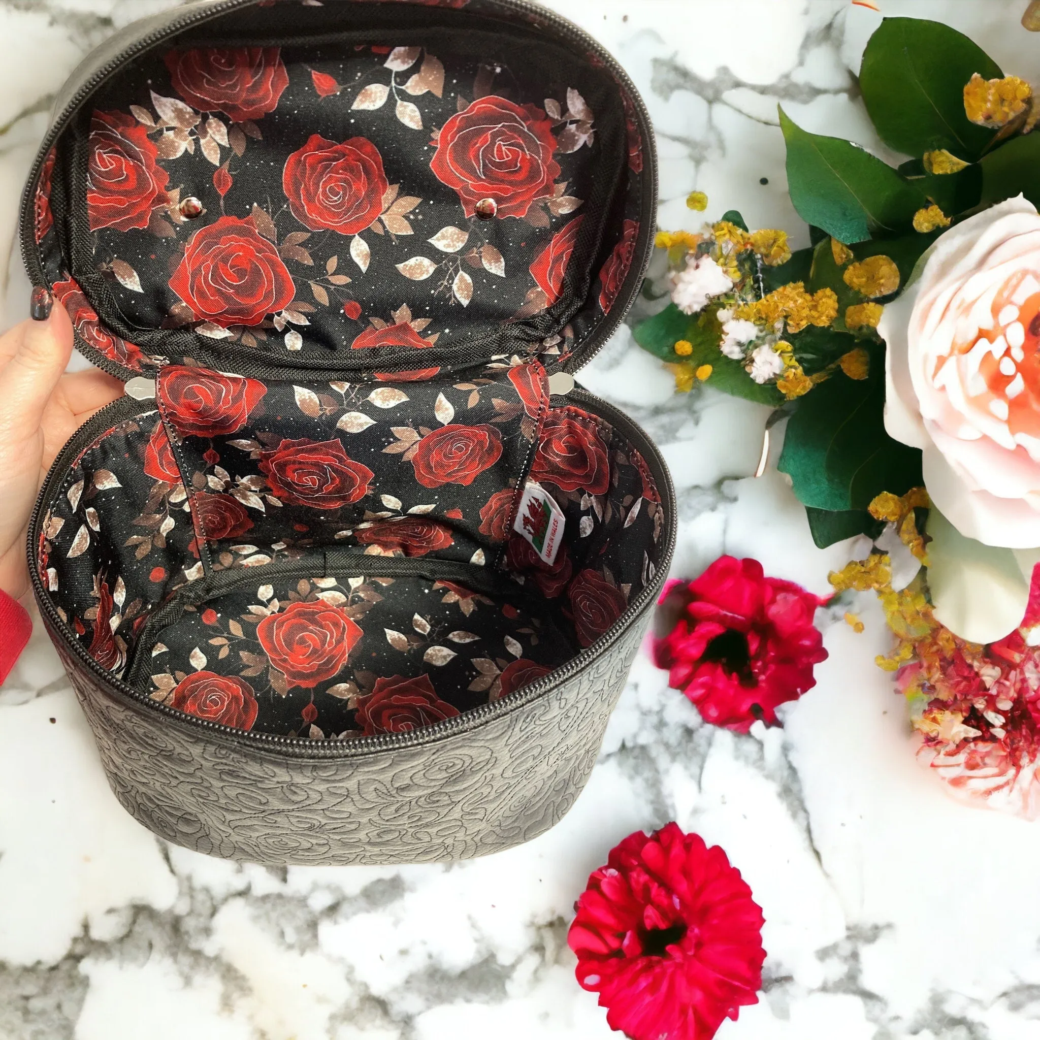 Rosa Black Train Case