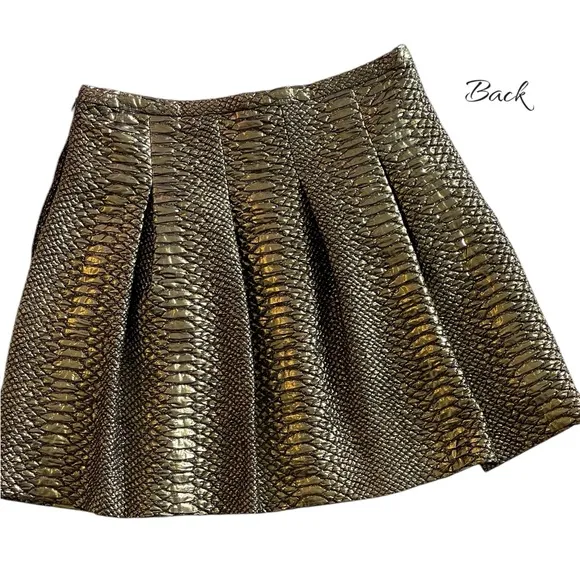 Sachin   Babi Belle Gold Pleated Short Skirt Sz 6 Reptile Embossed Design Pocket