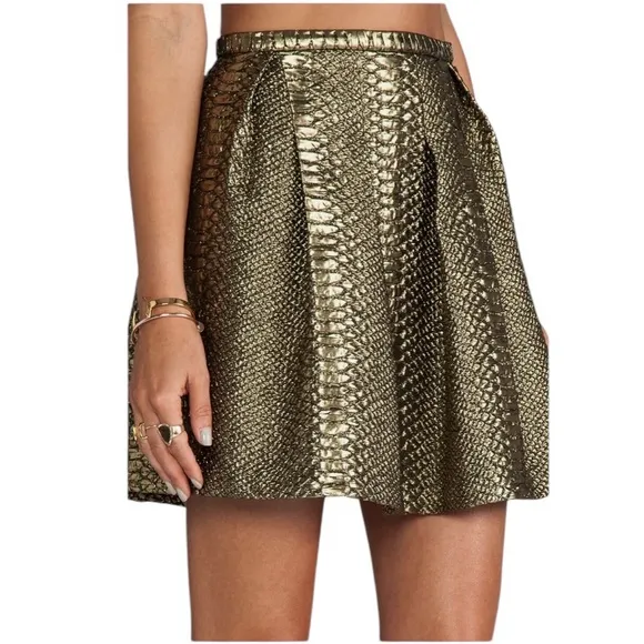 Sachin   Babi Belle Gold Pleated Short Skirt Sz 6 Reptile Embossed Design Pocket