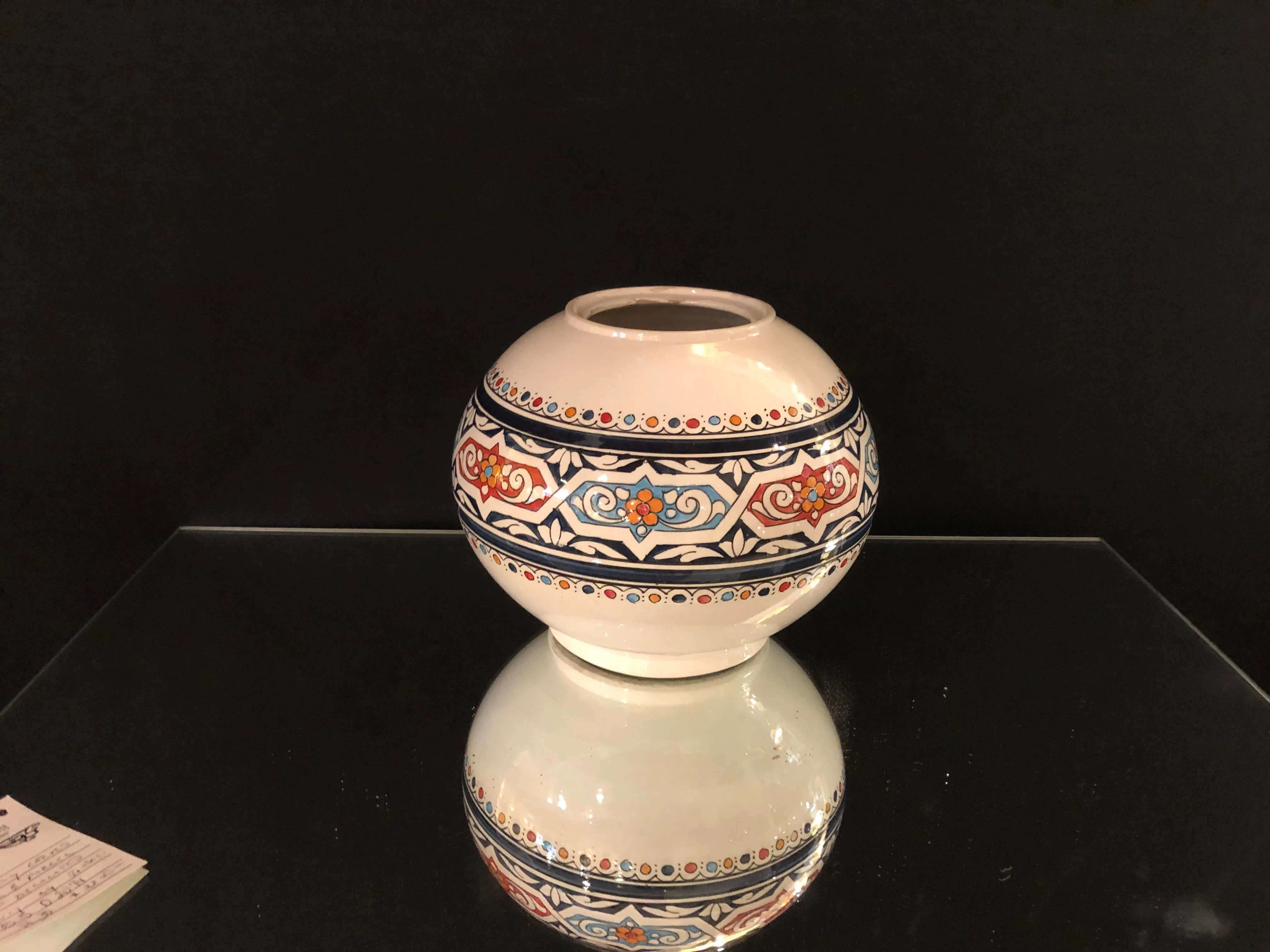 Safi globe vase