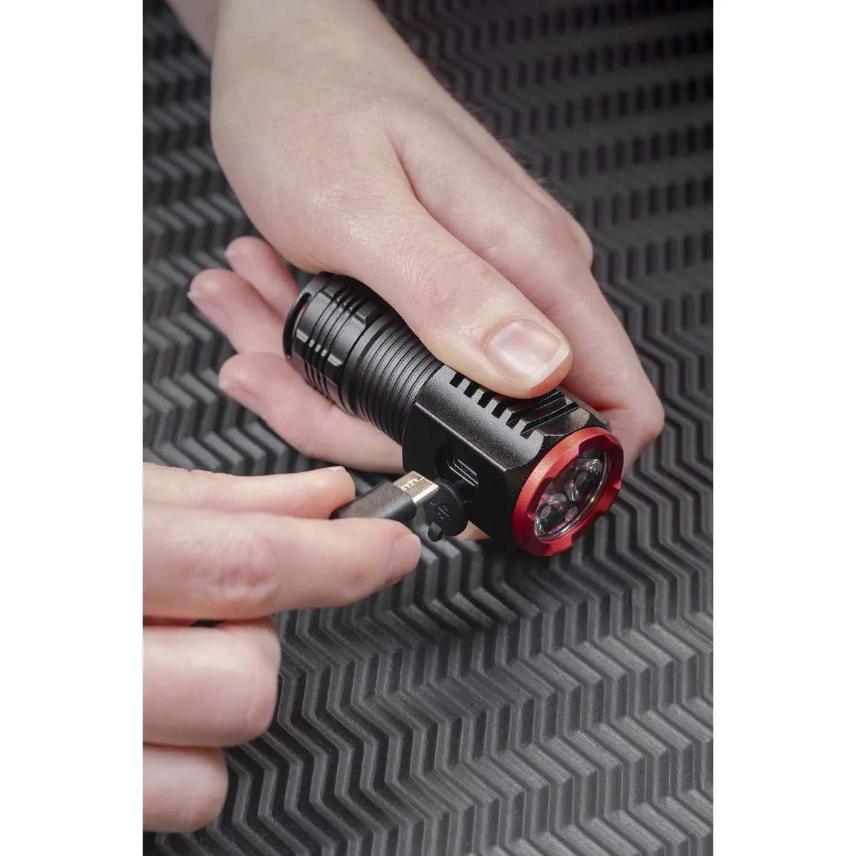 Sealey Super Beam 2500lm Rechargeable SMD LED 24W Pocket Light
