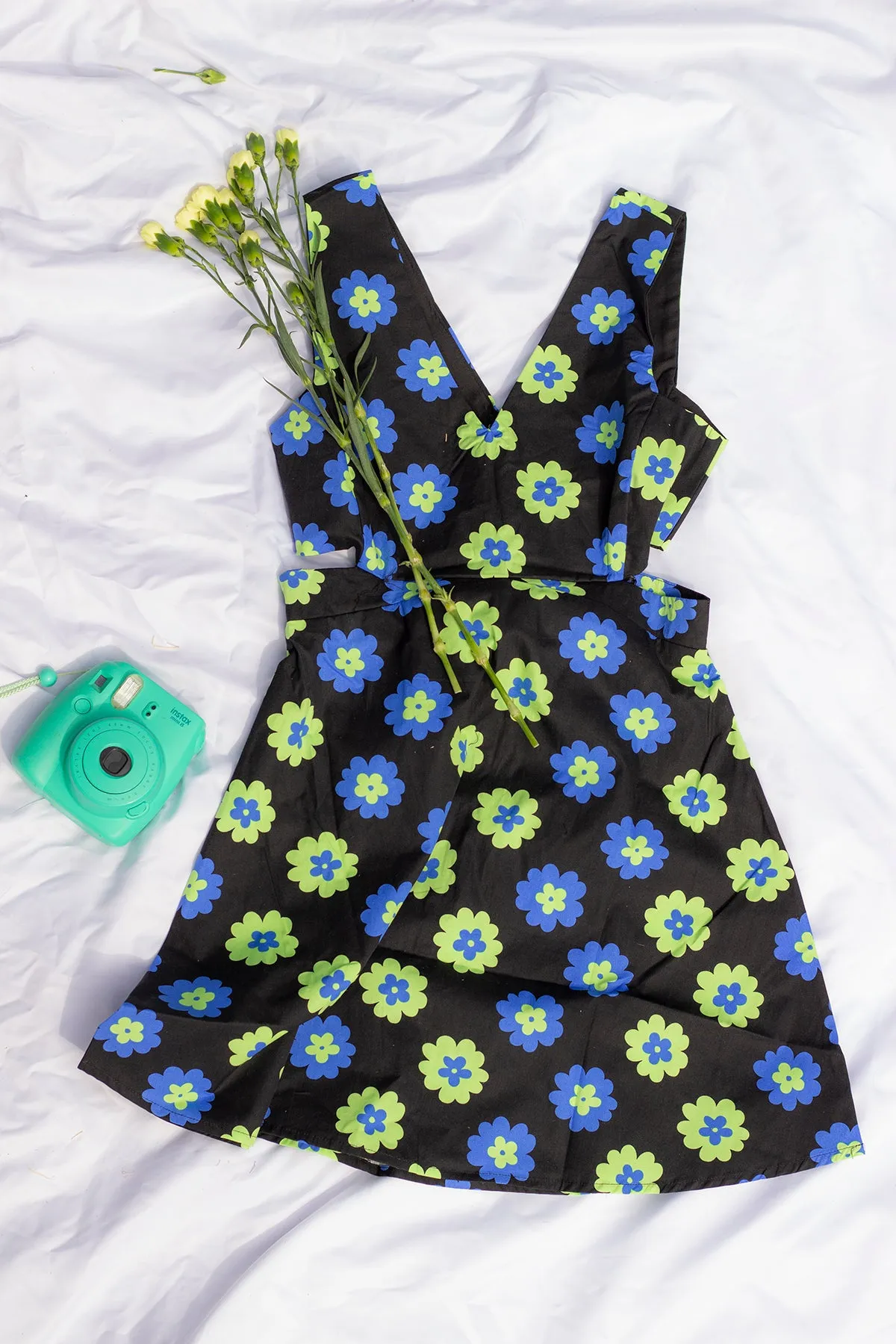 Side Cut Out Bold Floral Print Mini Dress