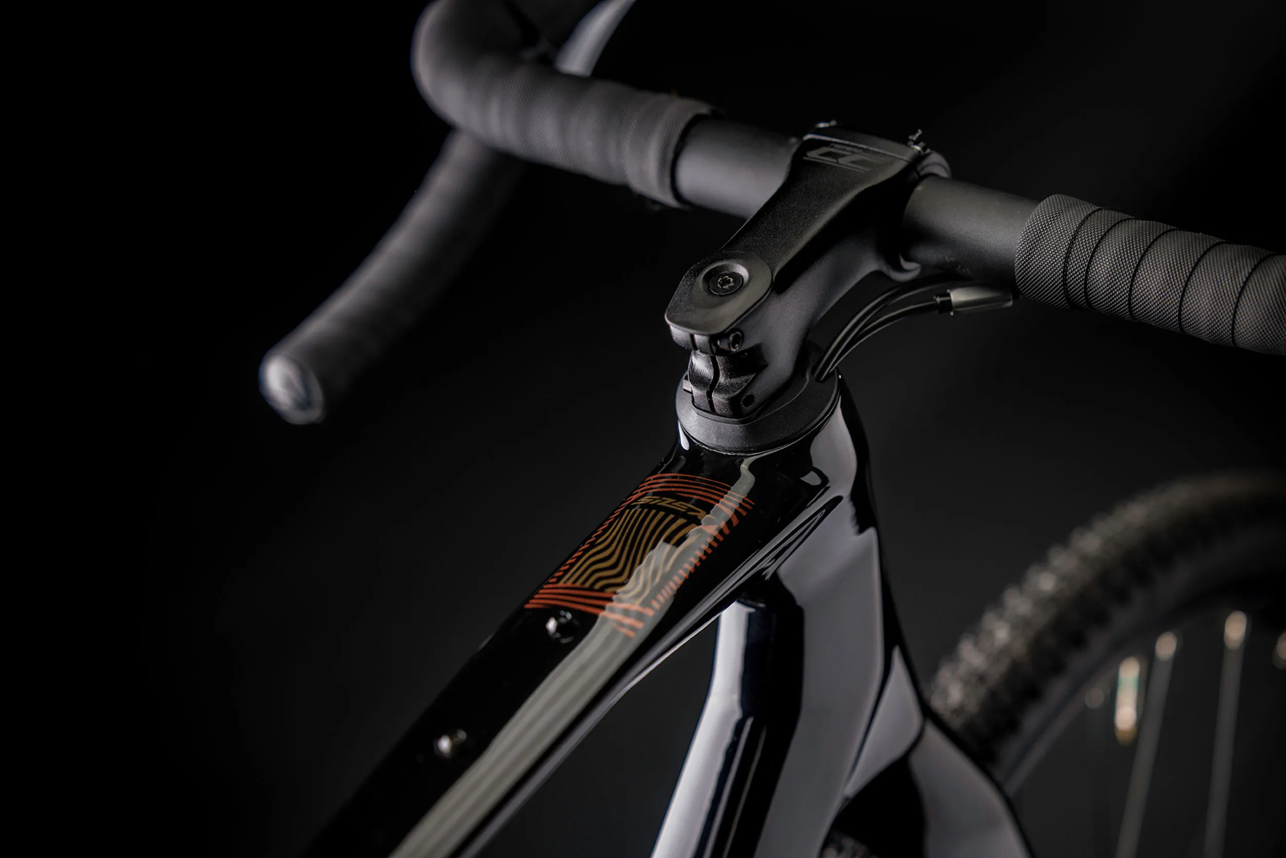 Silex 7000 Gravel Bike Black/Bronze Gold