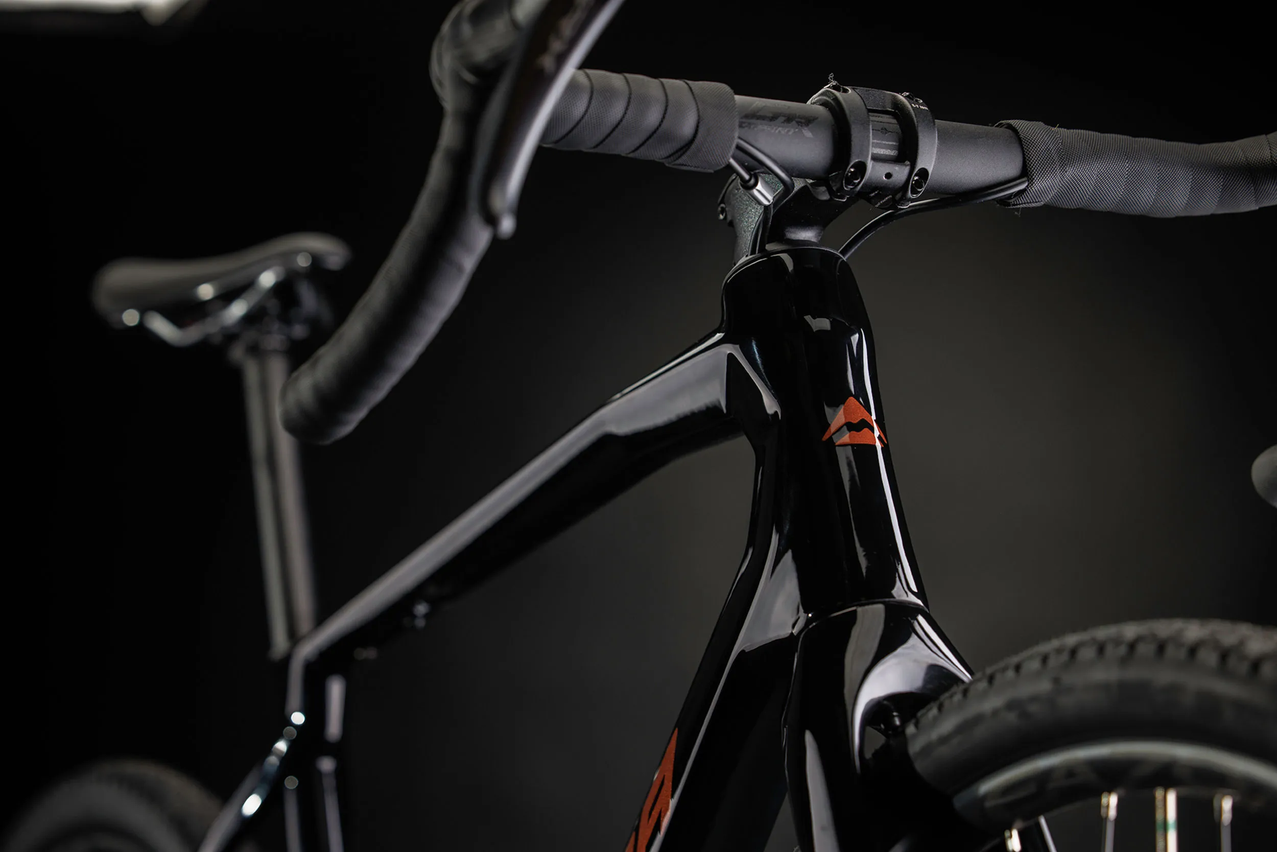 Silex 7000 Gravel Bike Black/Bronze Gold