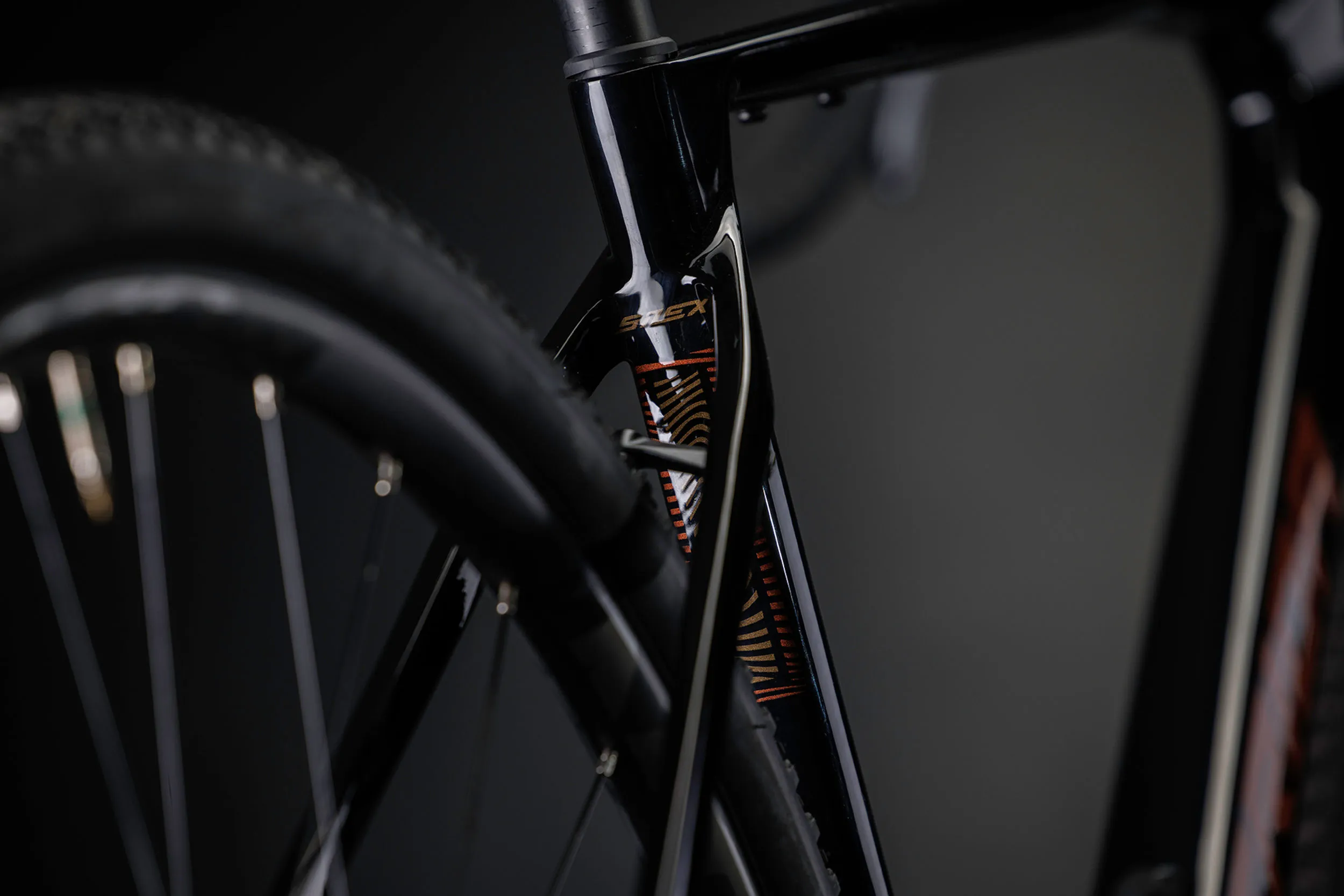 Silex 7000 Gravel Bike Black/Bronze Gold
