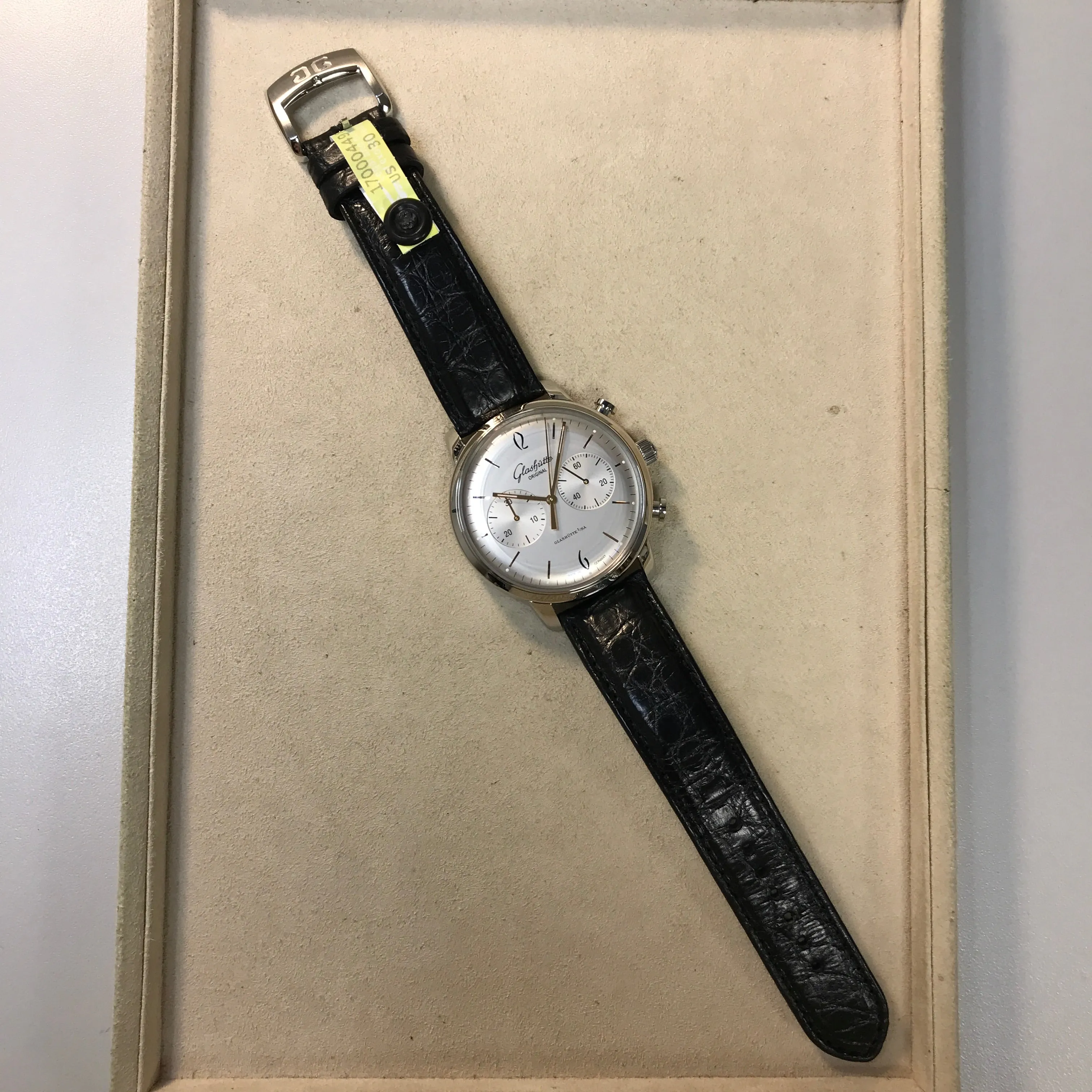 Sixties Chronograph (1-39-34-03-22-04)