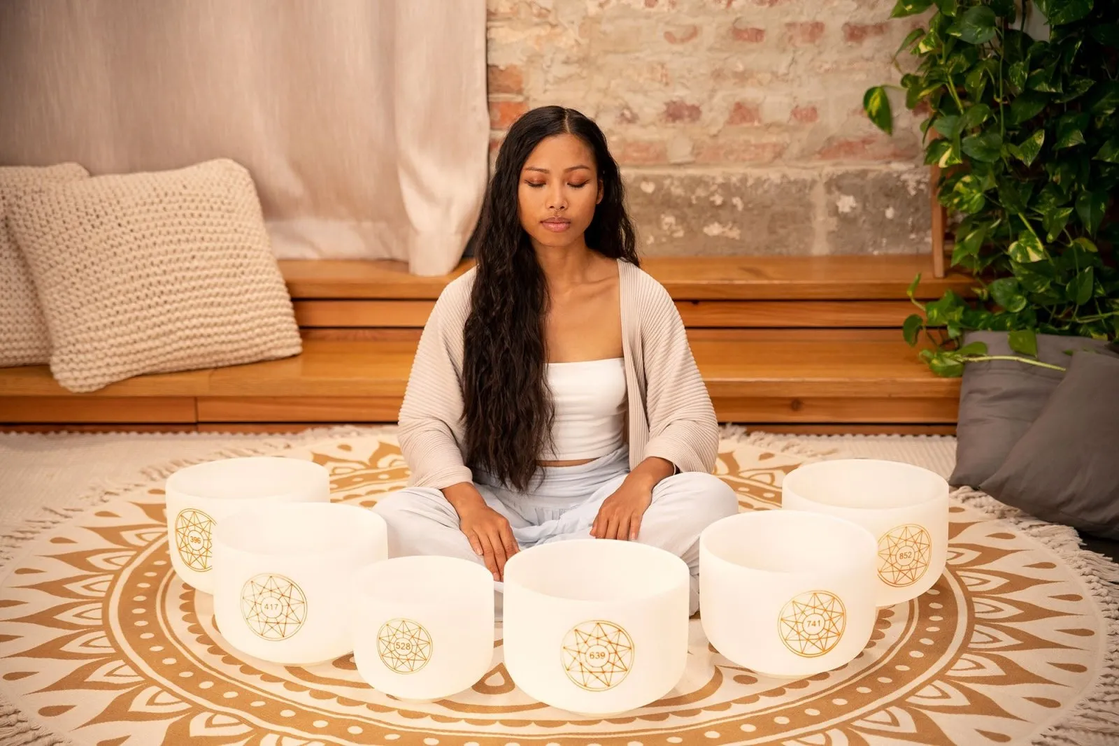 Solfeggio Crystal Singing Bowl Set (396, 417, 528, 639, 741, 852 Hz)