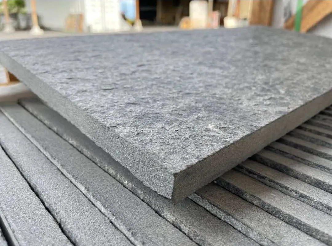 SOLID LAVA GREY Basalt Flamed/Brushed Tile