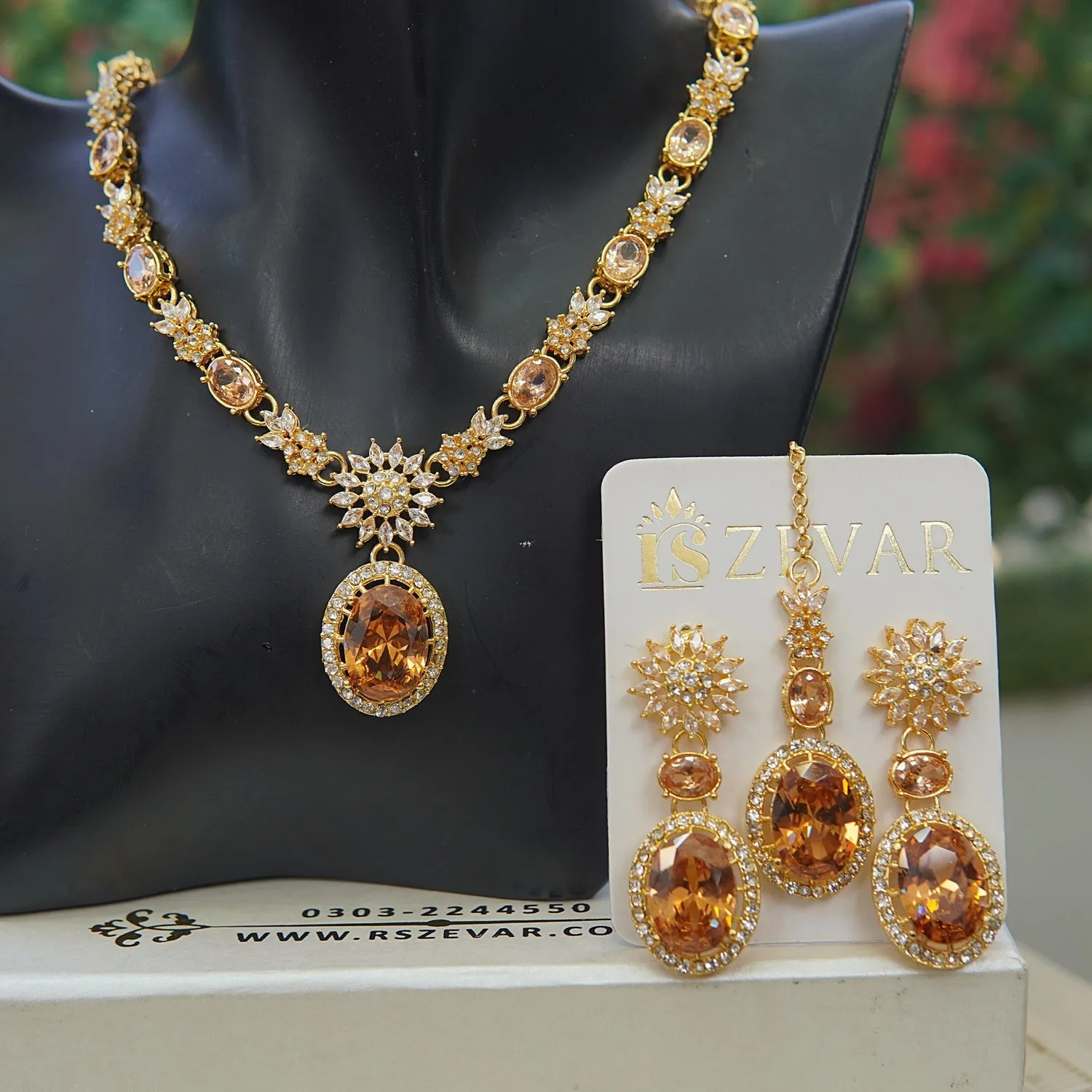 Sparkling Zircon Ncklace Set