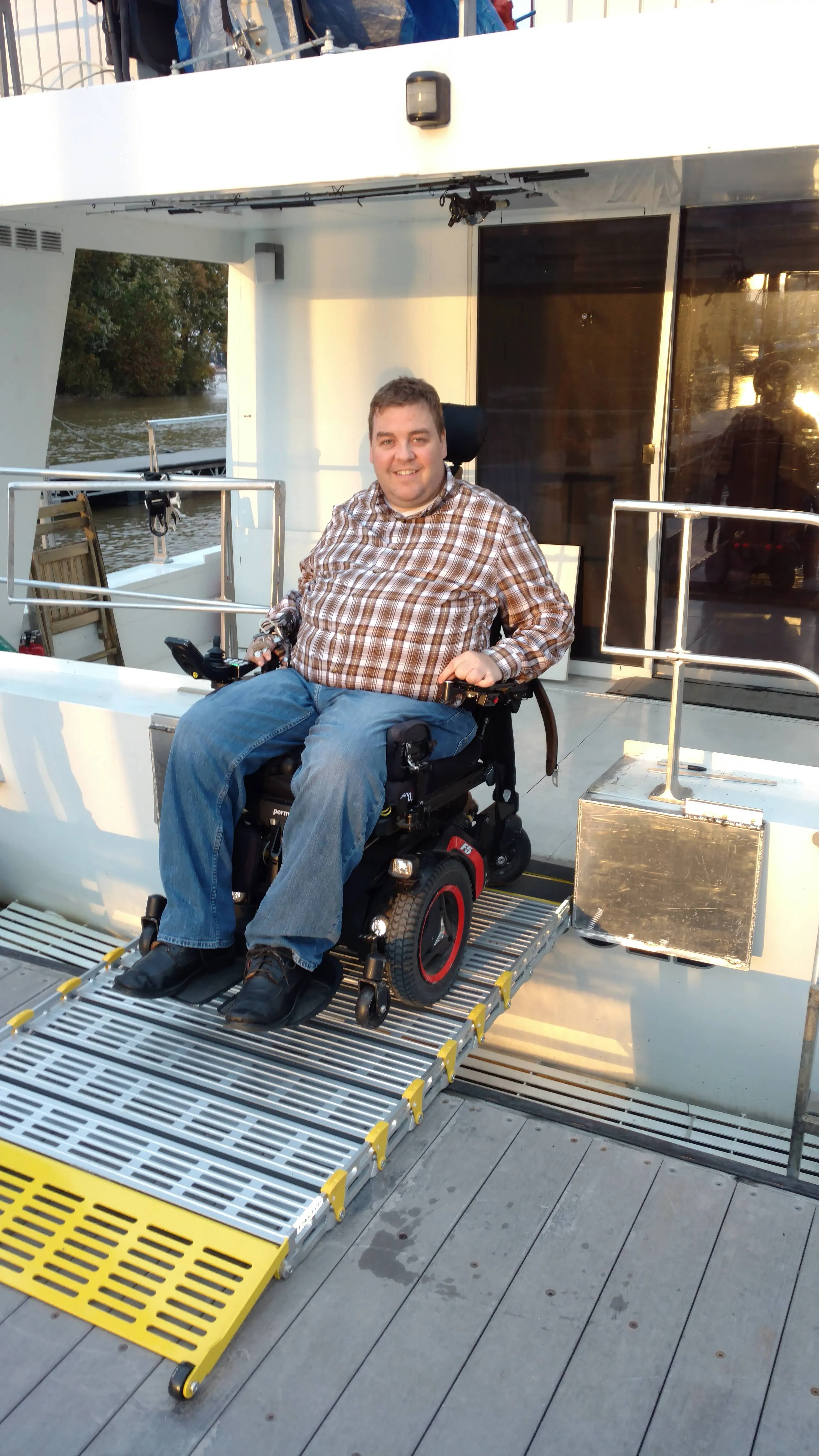 Stay Aboard M/V Possibilities - Accessible, Solar-Hybrid Motor Yacht - North Fort Myers, FL