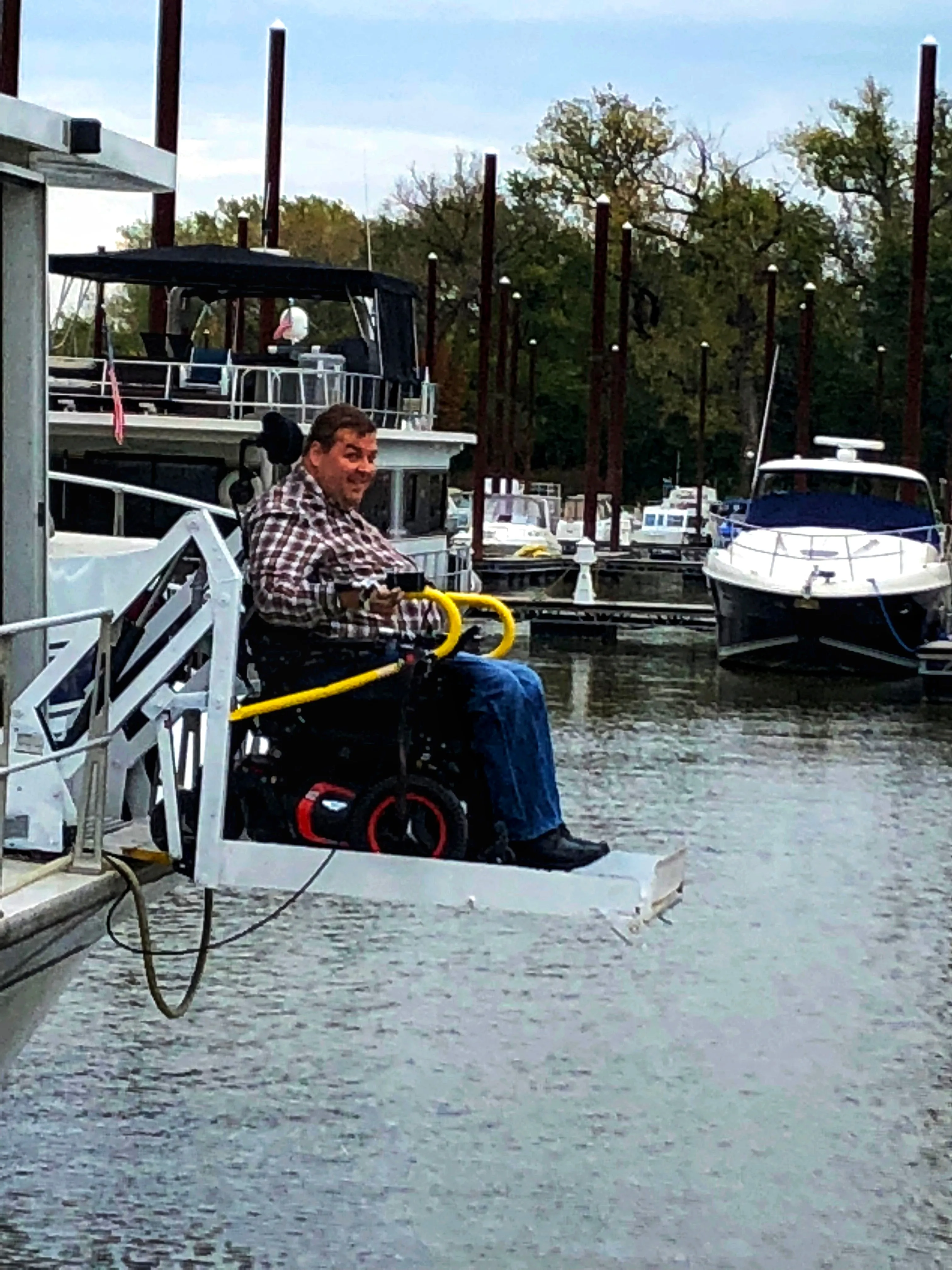 Stay Aboard M/V Possibilities - Accessible, Solar-Hybrid Motor Yacht - North Fort Myers, FL
