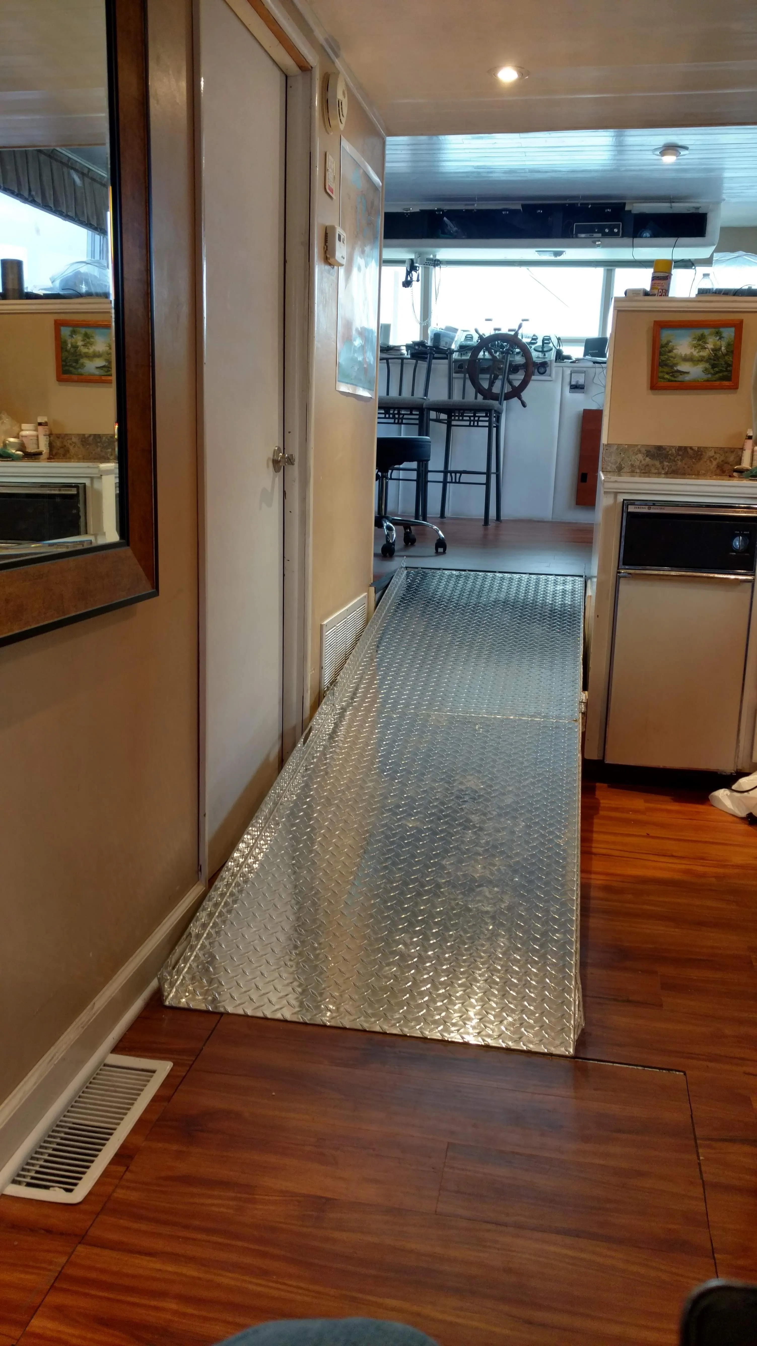 Stay Aboard M/V Possibilities - Accessible, Solar-Hybrid Motor Yacht - North Fort Myers, FL