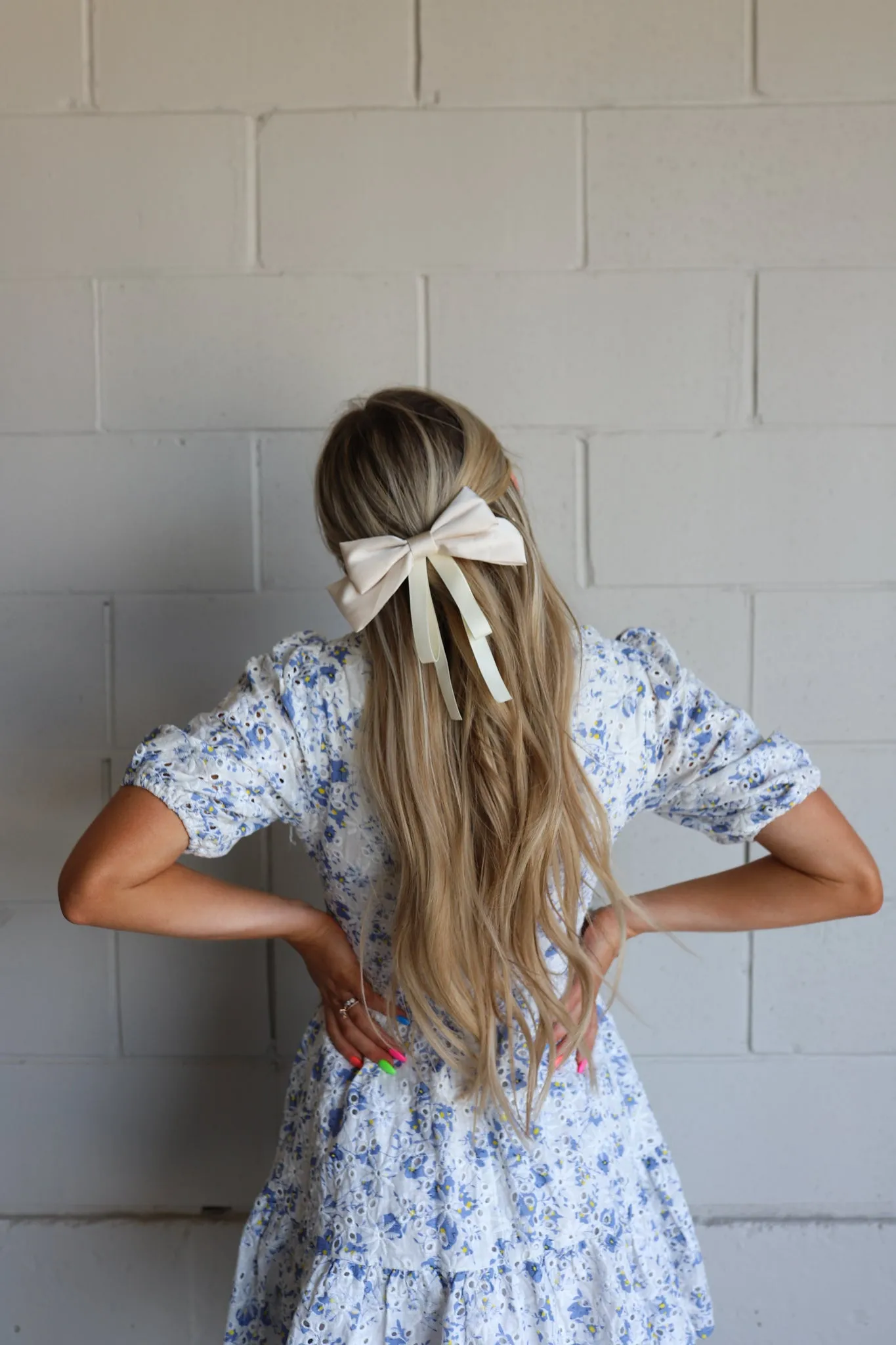 SUNLIGHT IN HER HAIR BOW ( 2 COLORS )
