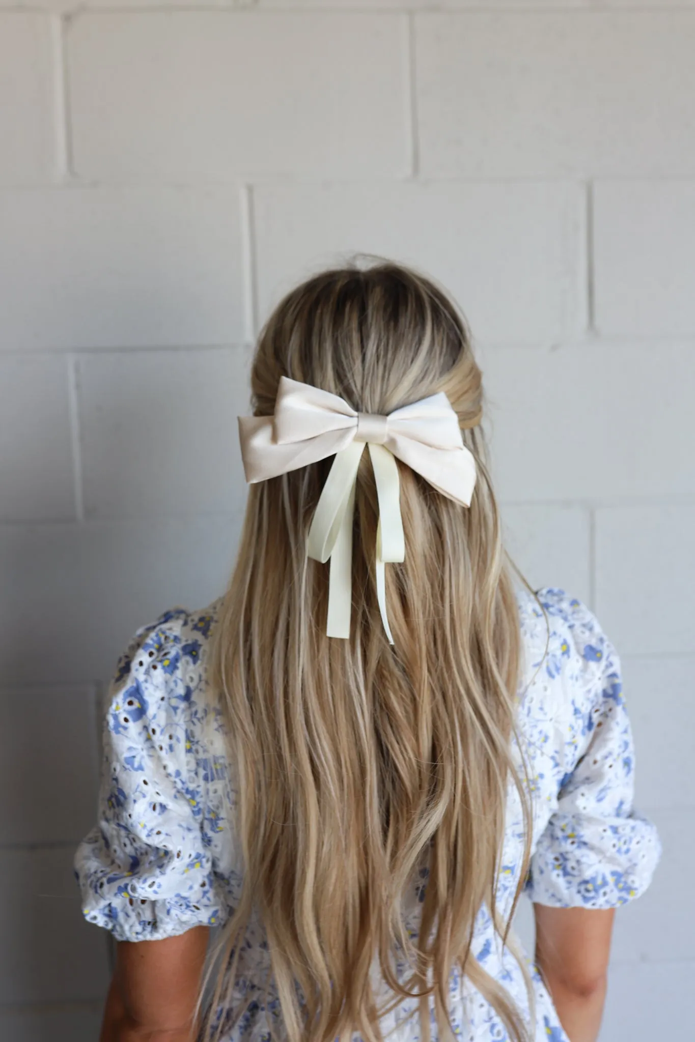 SUNLIGHT IN HER HAIR BOW ( 2 COLORS )