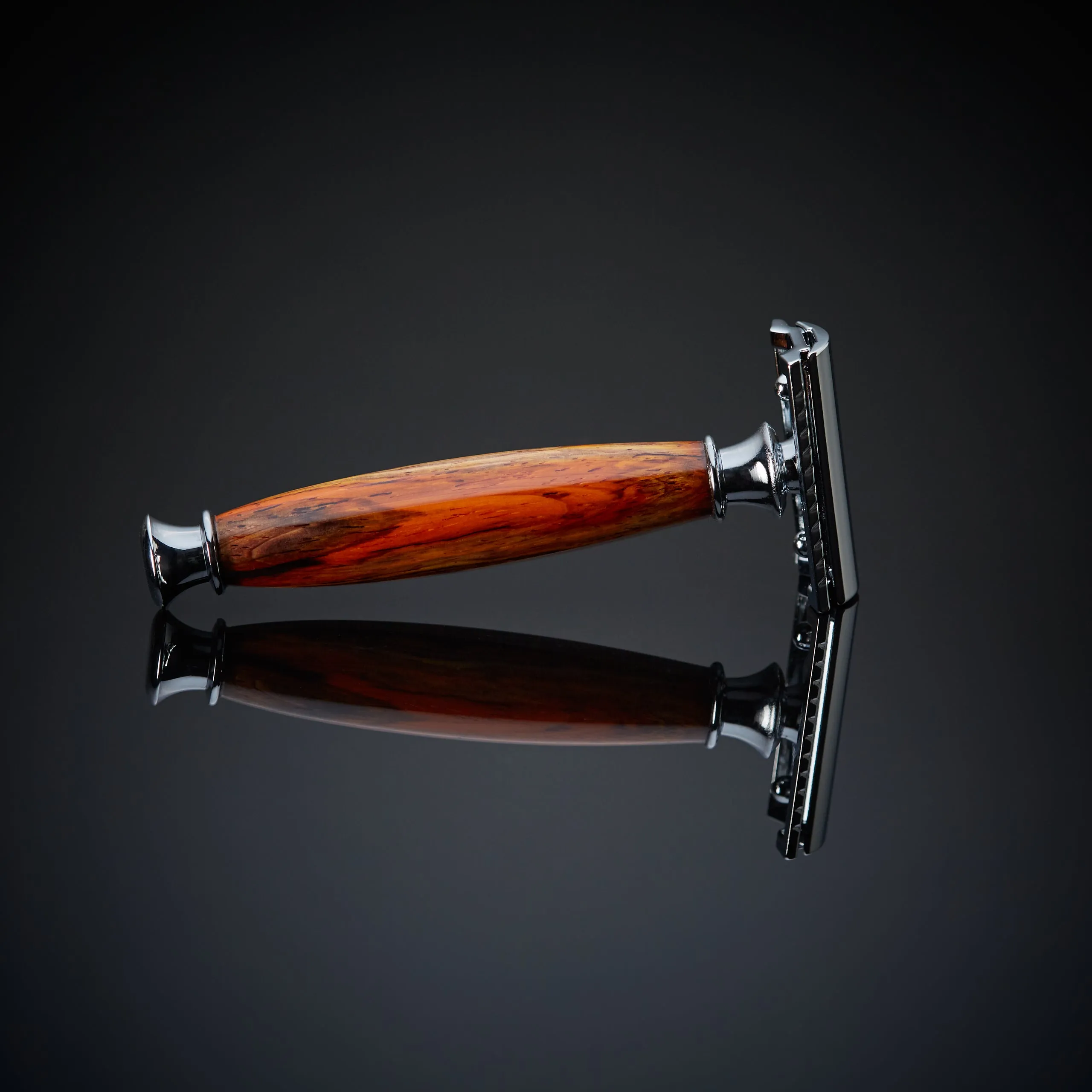 The Ace Razor (Rosewood)