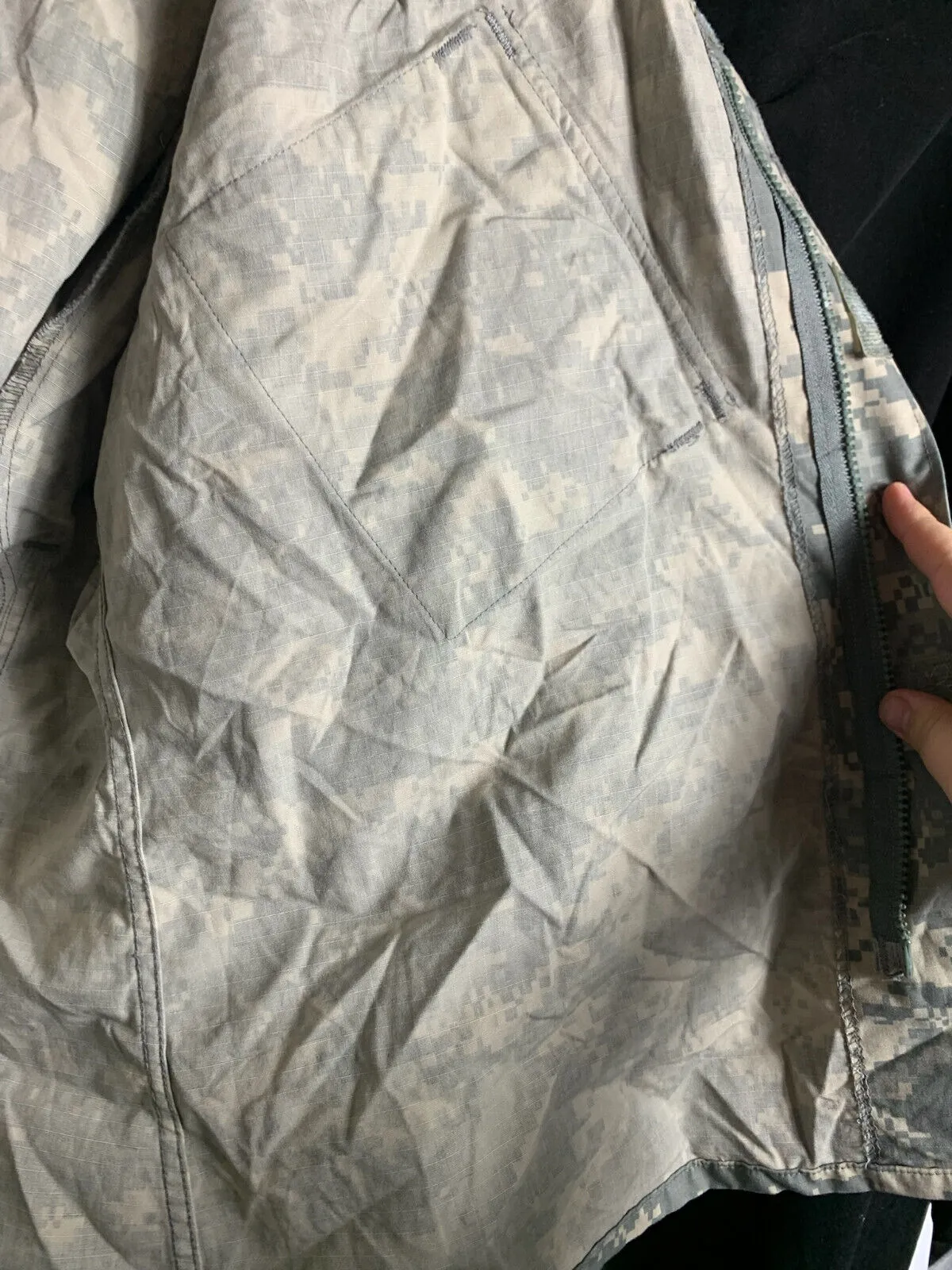 US Army Issue ACU Digicam Digital Camouflage Ripstop Shirt - Large Short