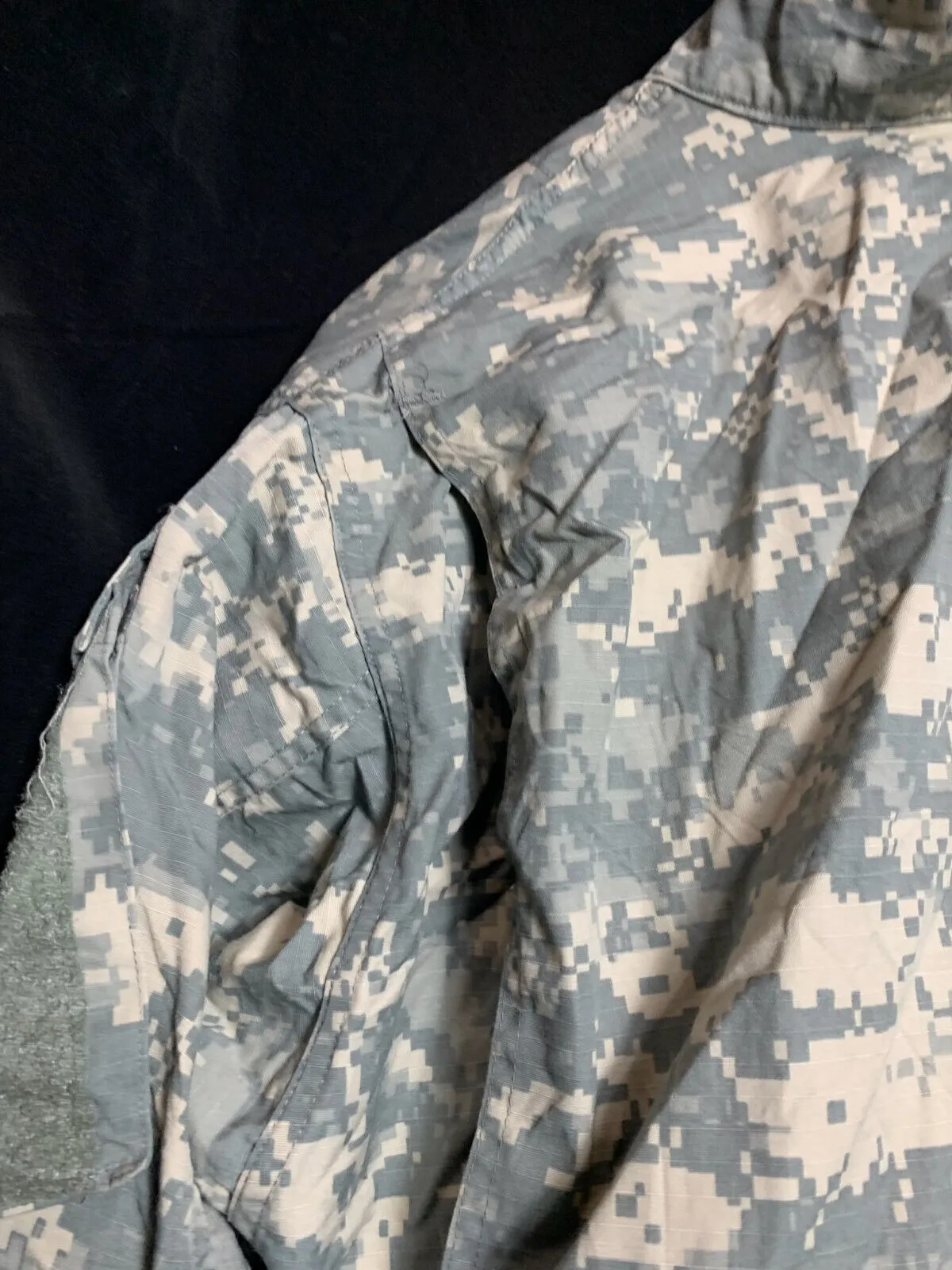 US Army Issue ACU Digicam Digital Camouflage Ripstop Shirt - Large Short