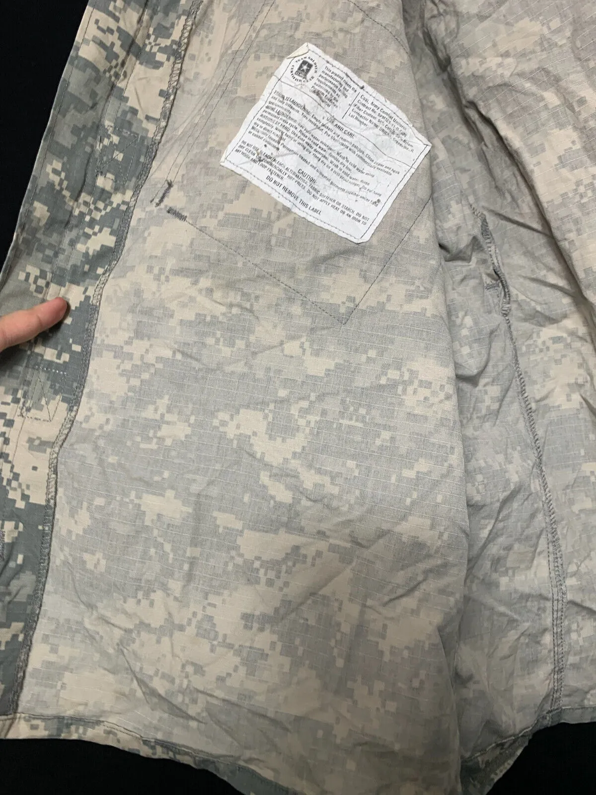 US Army Issue ACU Digicam Digital Camouflage Ripstop Shirt - Large Short